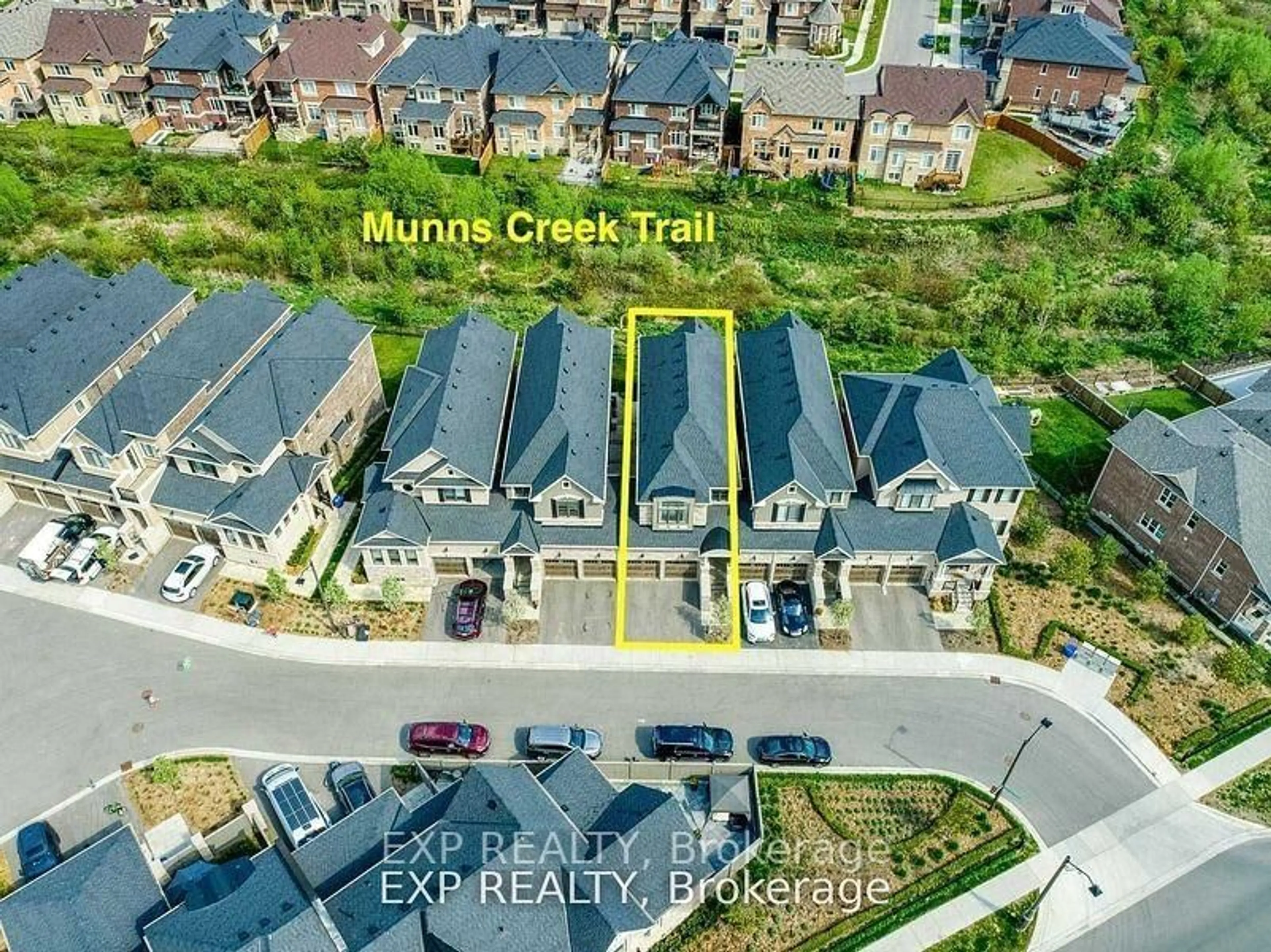 A pic from outside/outdoor area/front of a property/back of a property/a pic from drone, street for 3129 Riverpath Common #18, Oakville Ontario L6M 1P6