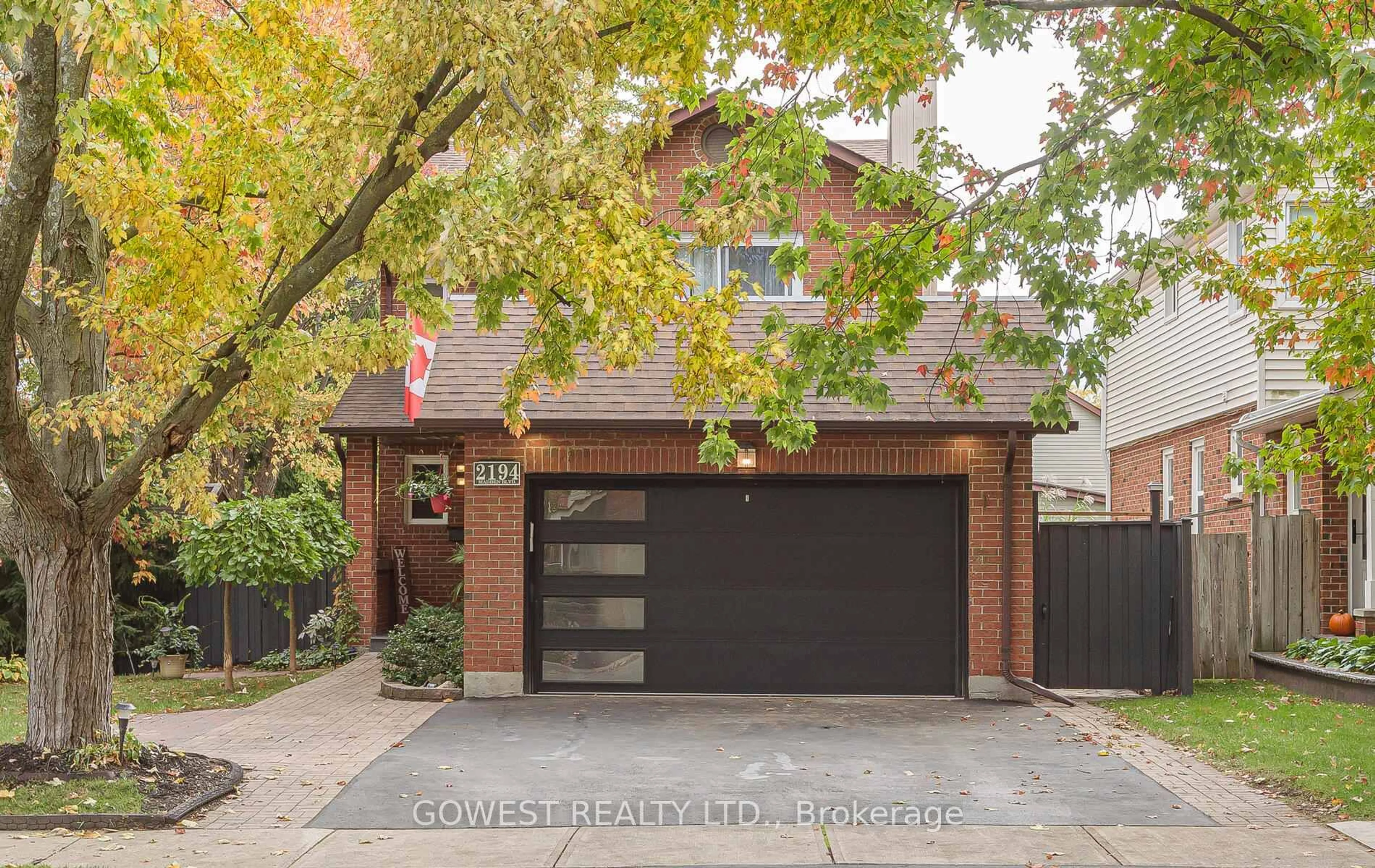 Home with brick exterior material, street for 2194 Madden Blvd, Oakville Ontario L6H 3M2