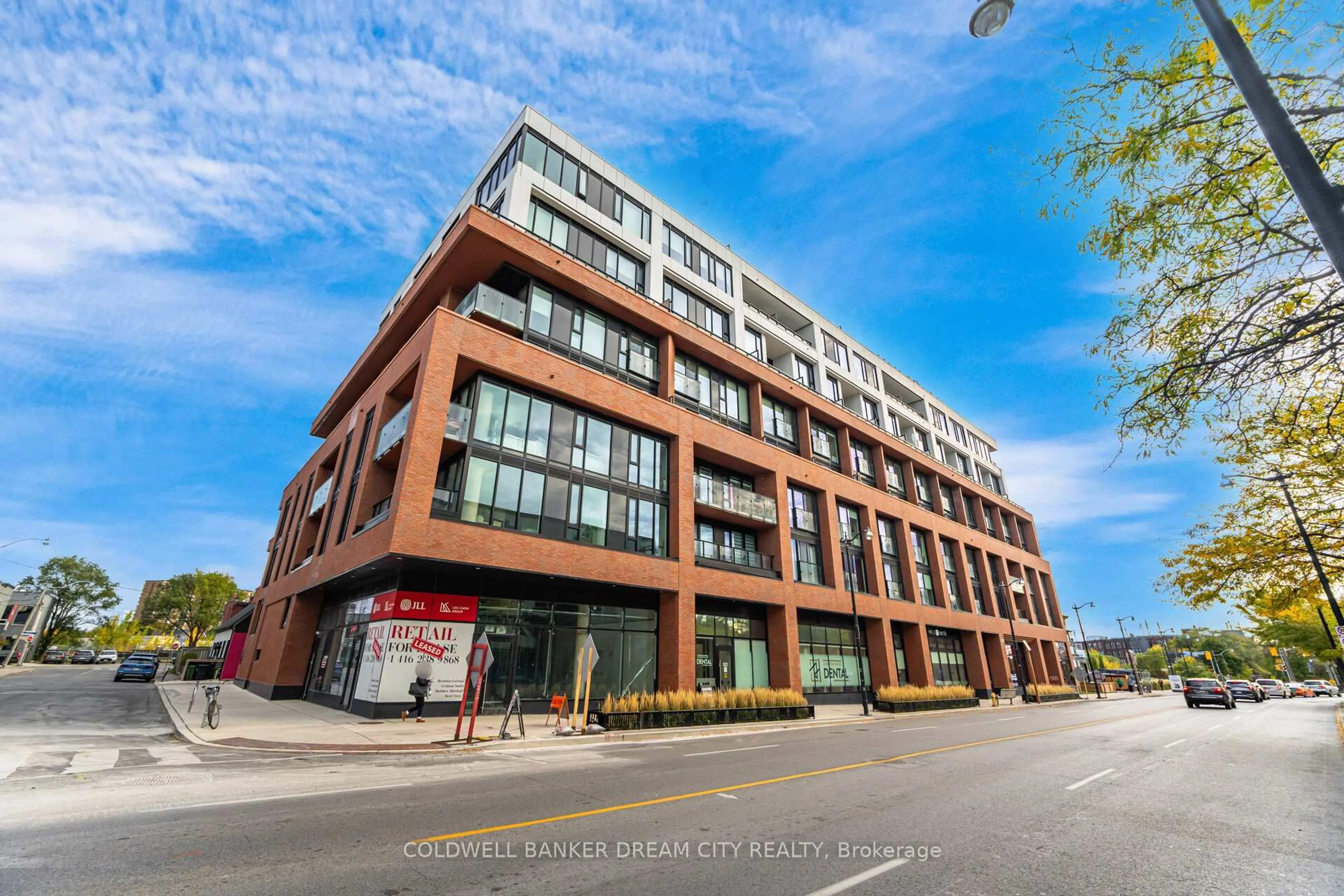 Unknown for 2720 Dundas St #423, Toronto Ontario M6P 1Y2