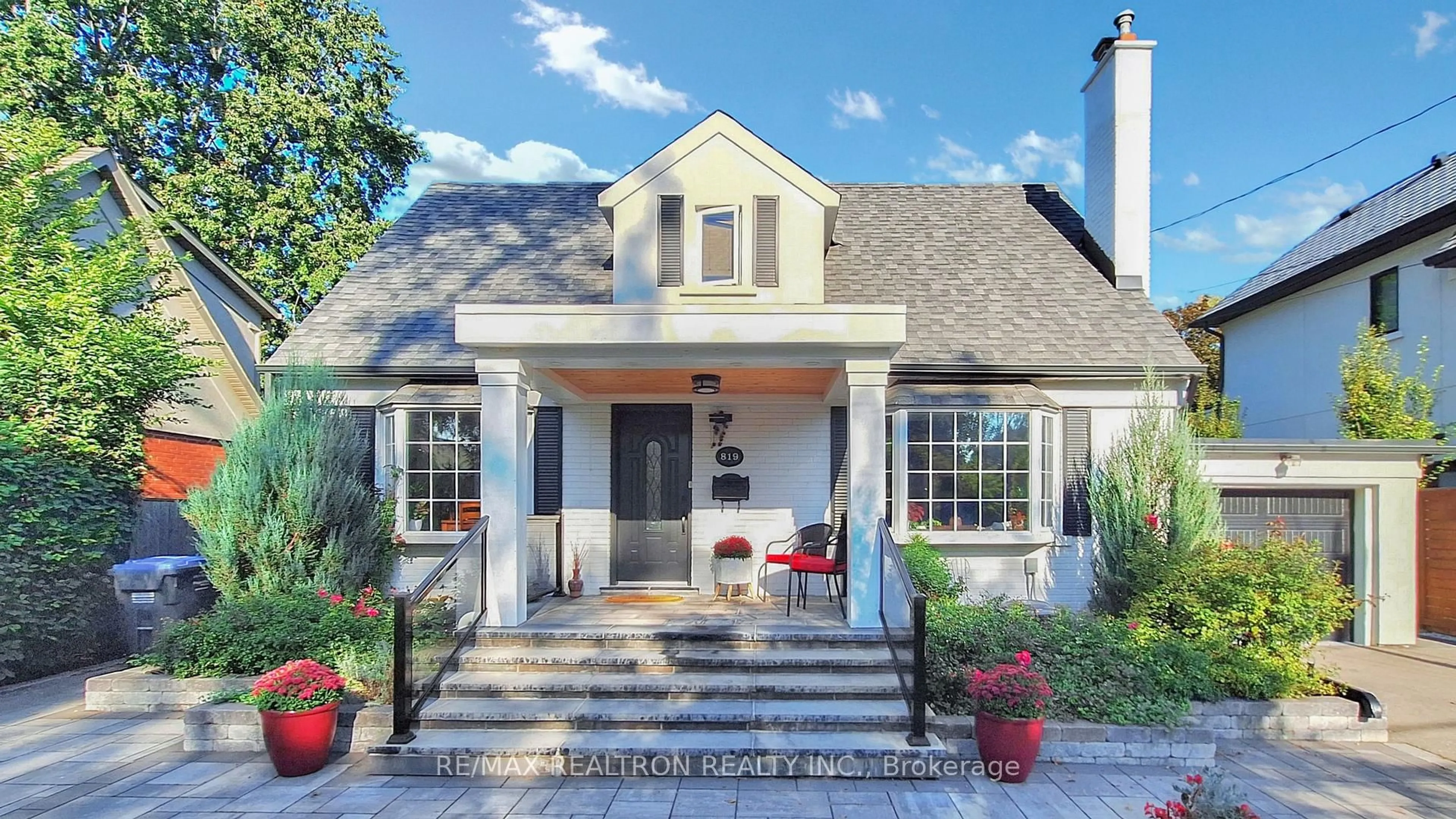 Home with brick exterior material, street for 819 Melton Dr, Mississauga Ontario L4Y 1K7