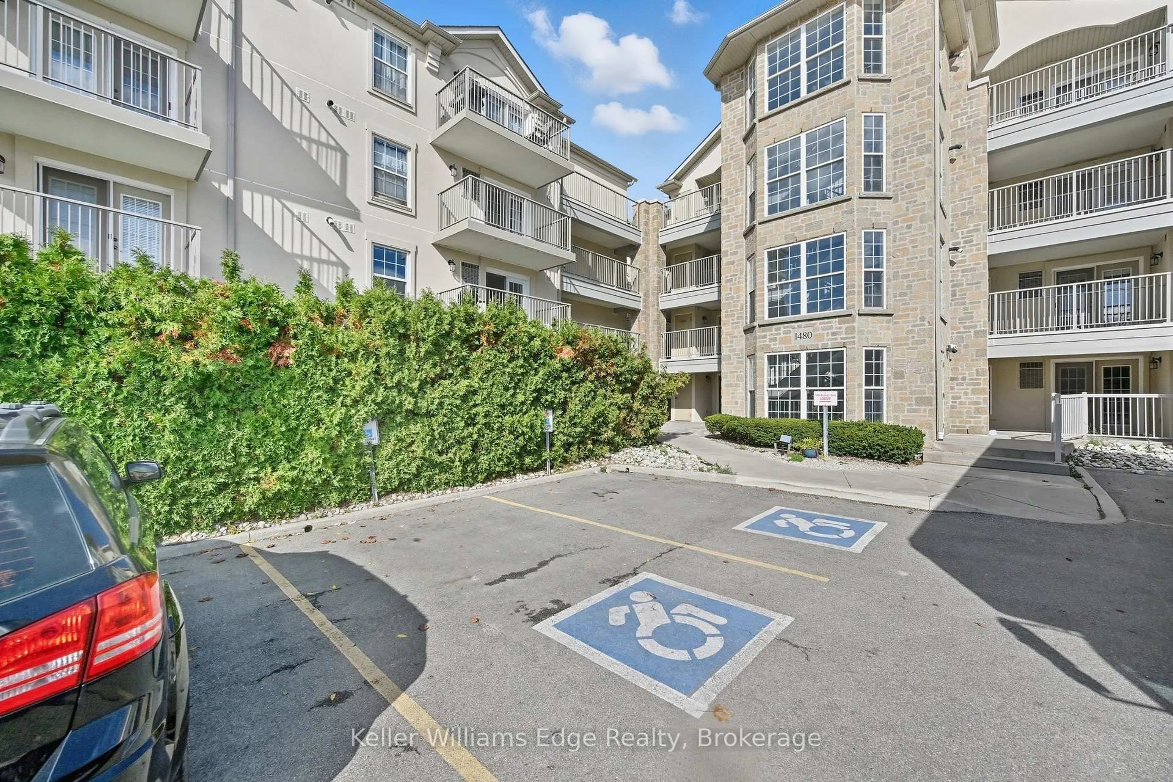 Patio, street for 1480 Bishops Gate Gate #315, Oakville Ontario L6M 4N4