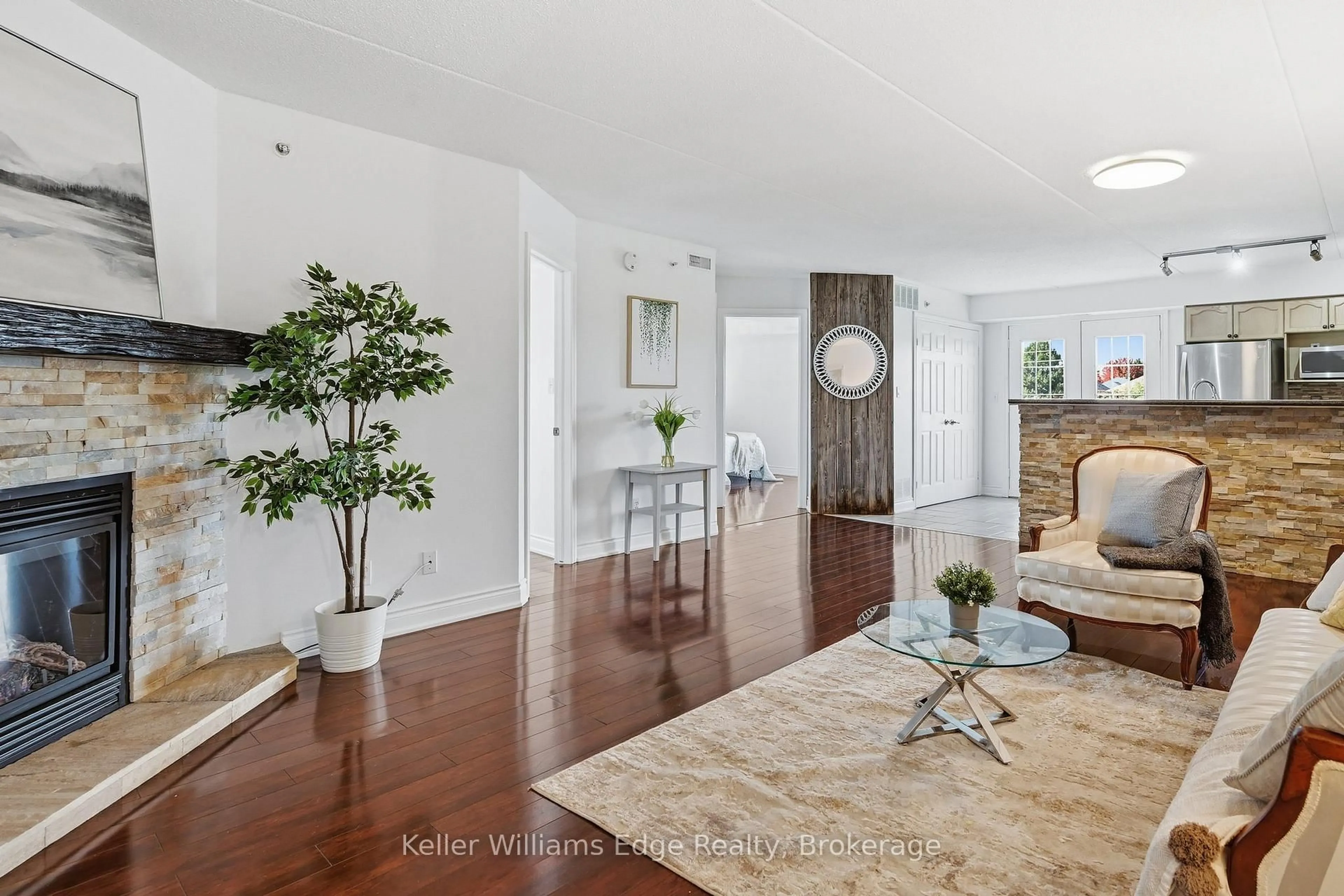 Unknown for 1480 Bishops Gate Gate #315, Oakville Ontario L6M 4N4
