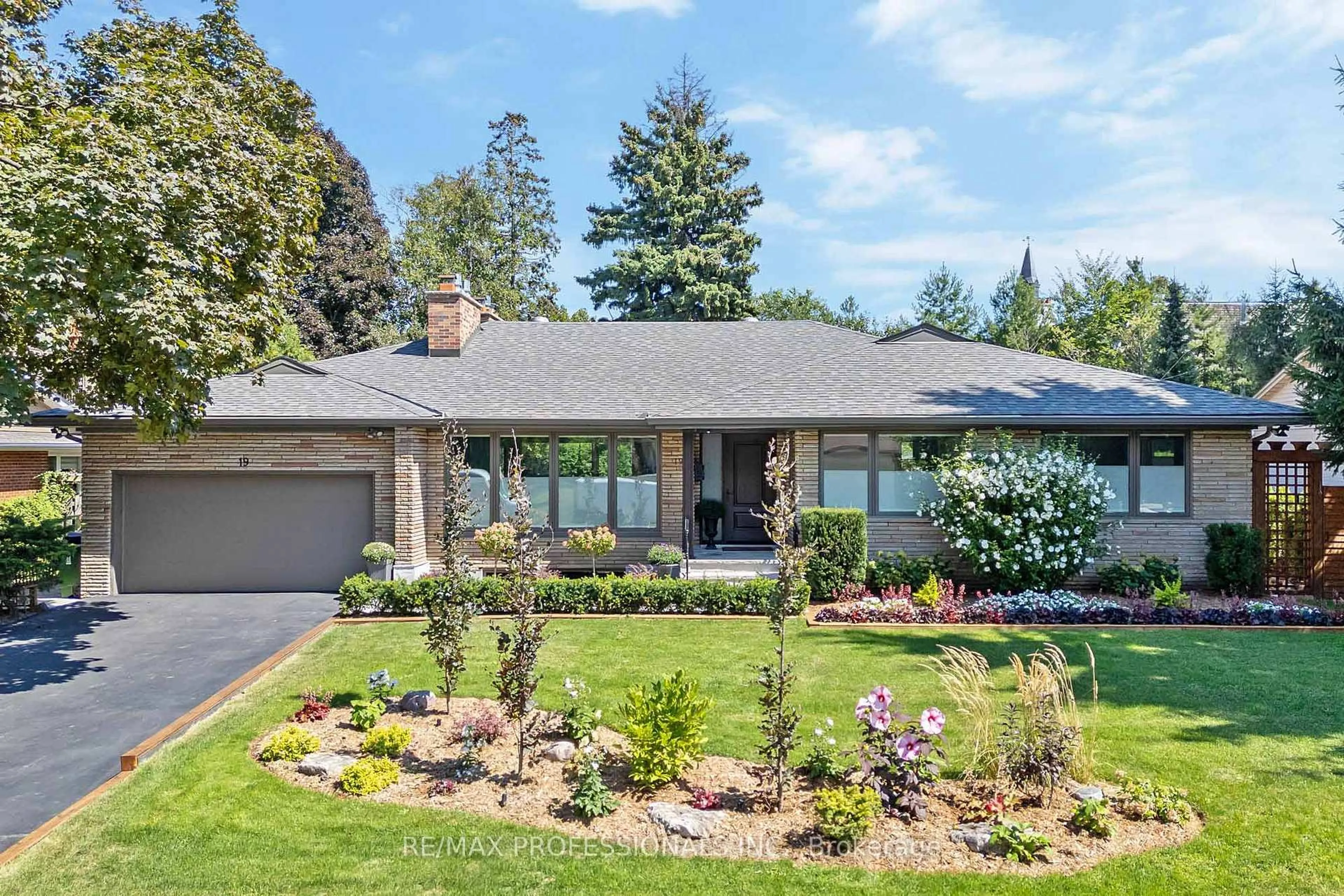 Home with brick exterior material, unknown for 19 Palace Arch Dr, Toronto Ontario M9A 2R9