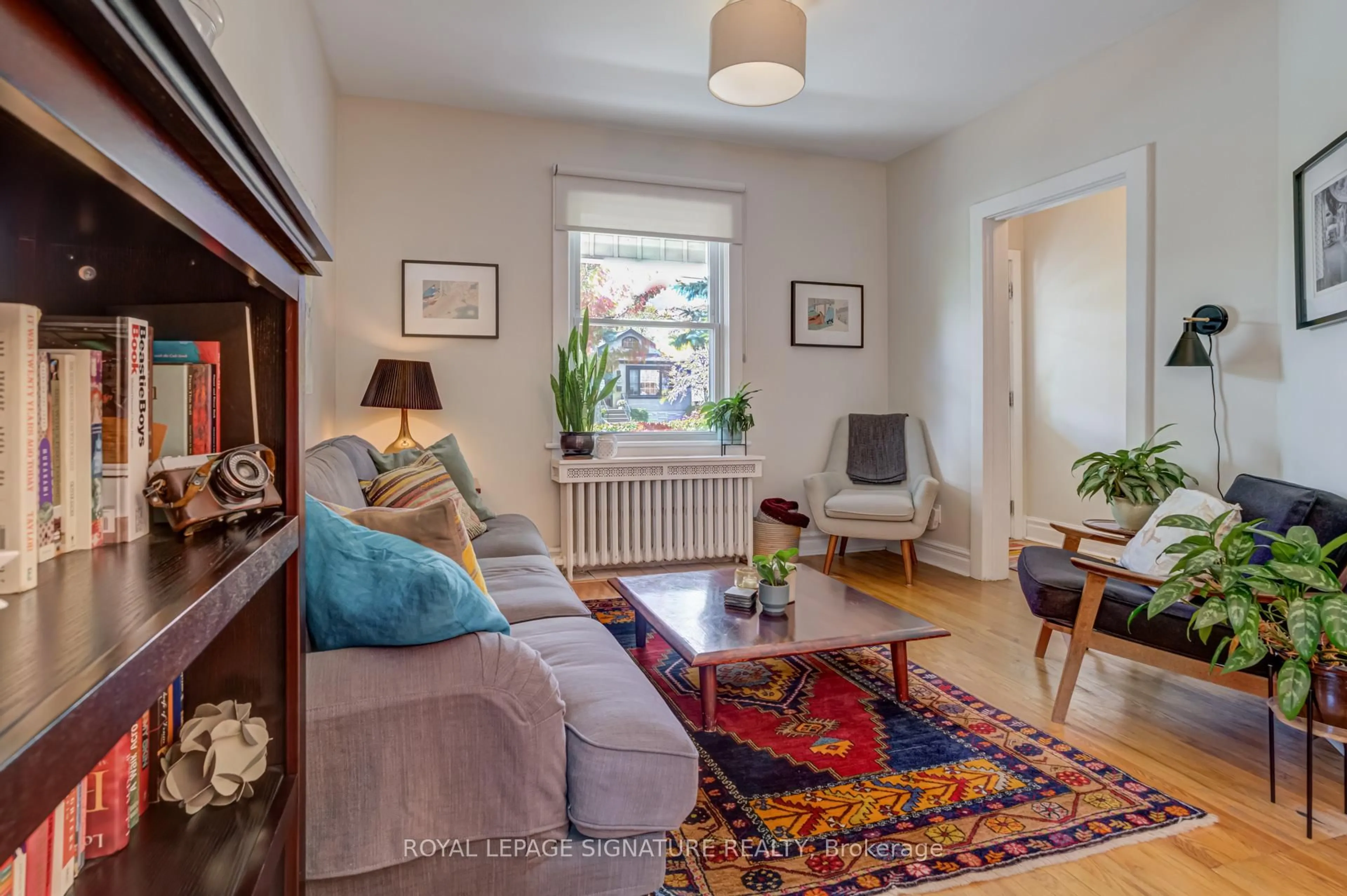 Living room with furniture, unknown for 87 Twenty Fourth St, Toronto Ontario M8V 3N7