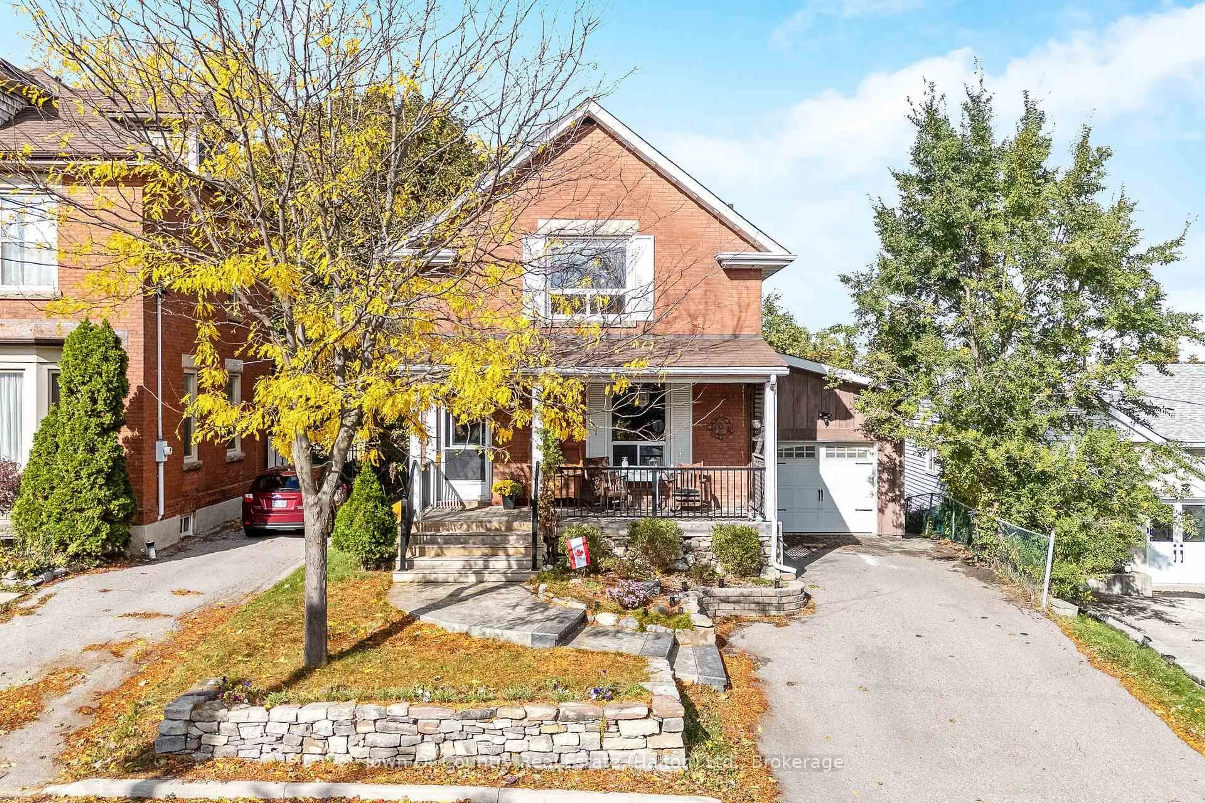 Home with brick exterior material, street for 10 English St, Brampton Ontario L6X 1L4