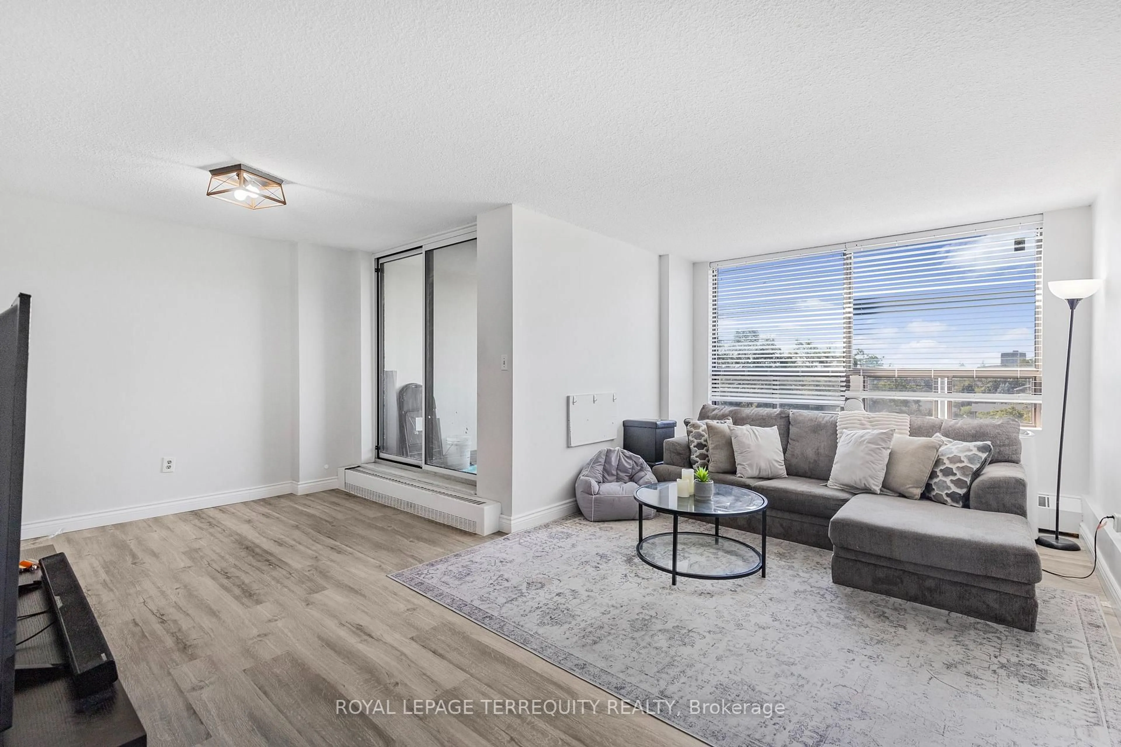 Living room with furniture, unknown for 2556 Argyle Rd #601, Mississauga Ontario L5B 2H6