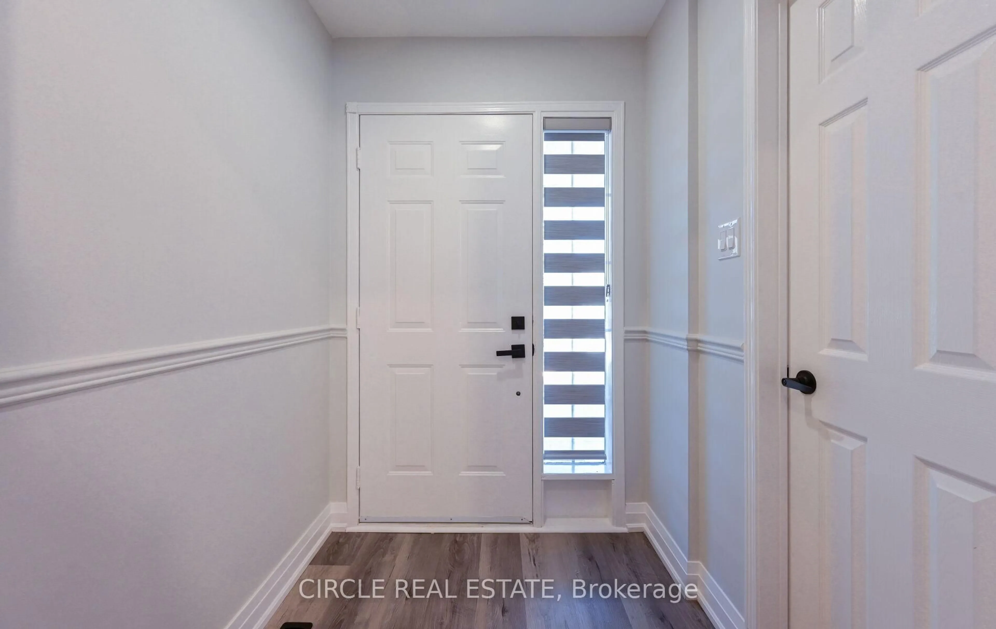 Indoor entryway for 32 Torada Crt, Brampton Ontario L7A 1H6