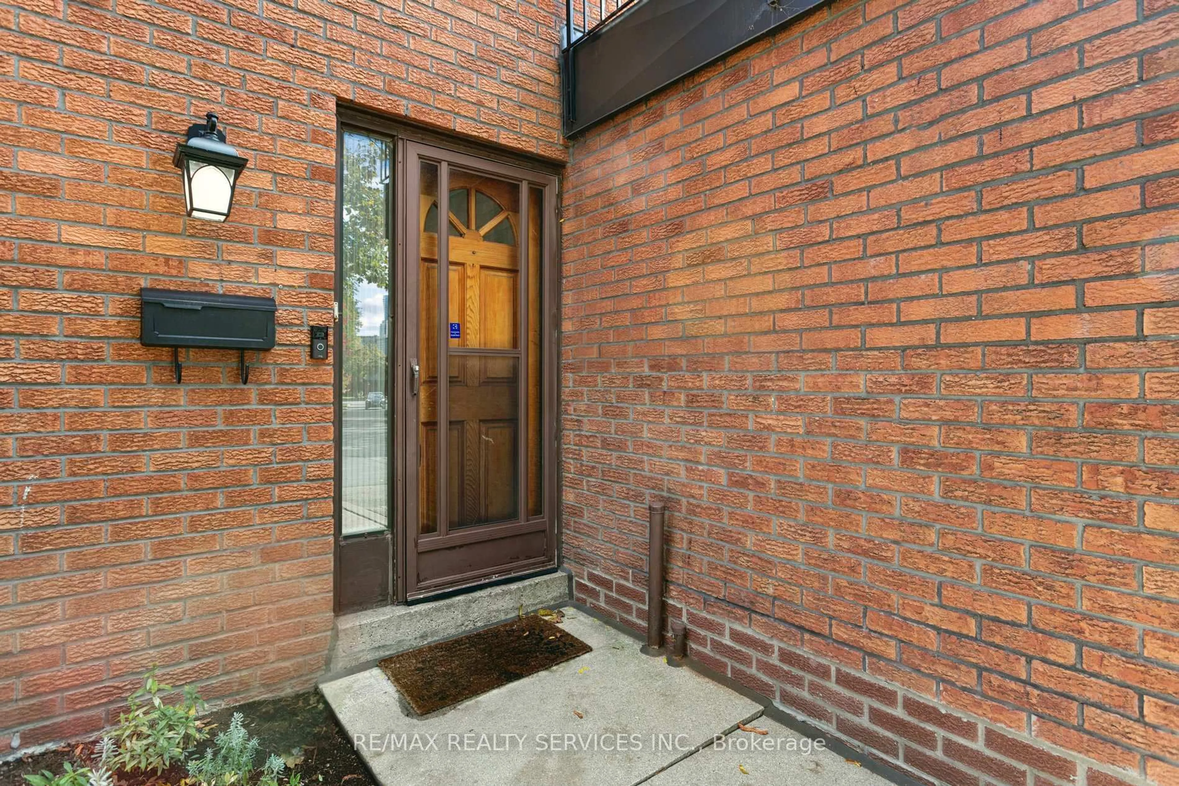 Unknown for 3395 Cliff Rd #27, Mississauga Ontario L5A 3M7