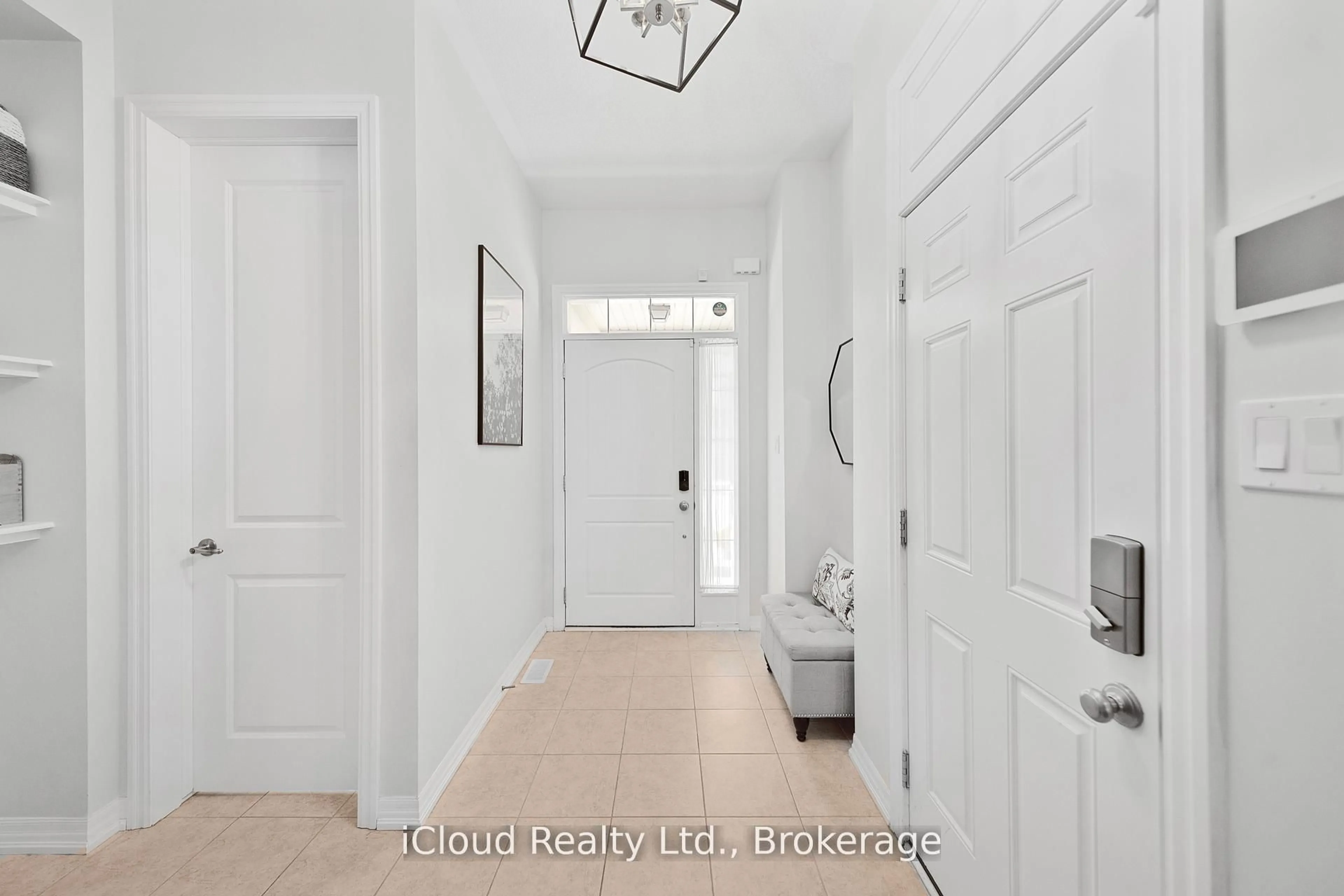 Indoor entryway for 3327 Erasmum St, Oakville Ontario L6M 4J9