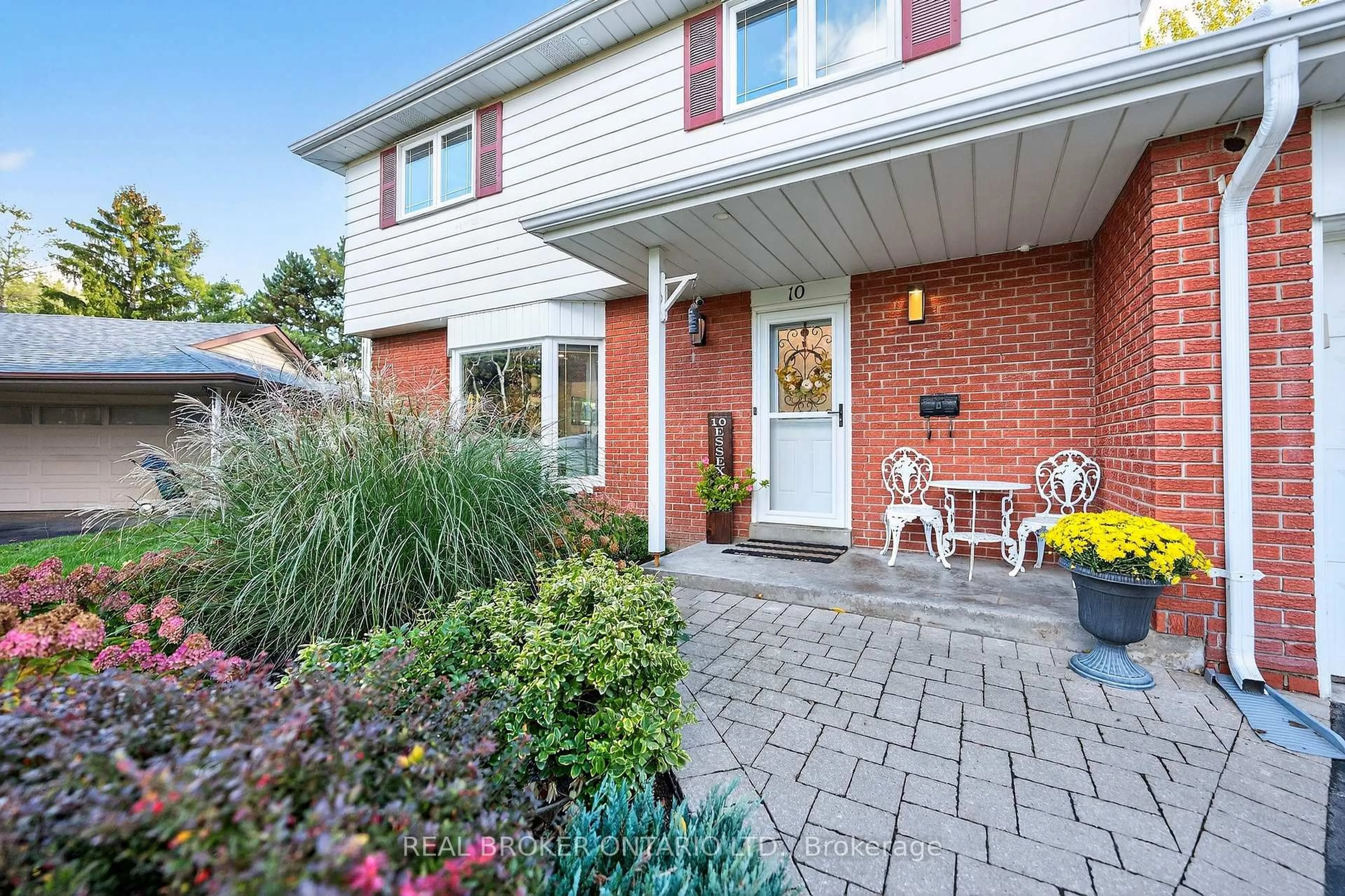Home with brick exterior material, street for 10 Essex Pl, Brampton Ontario L6T 2A6