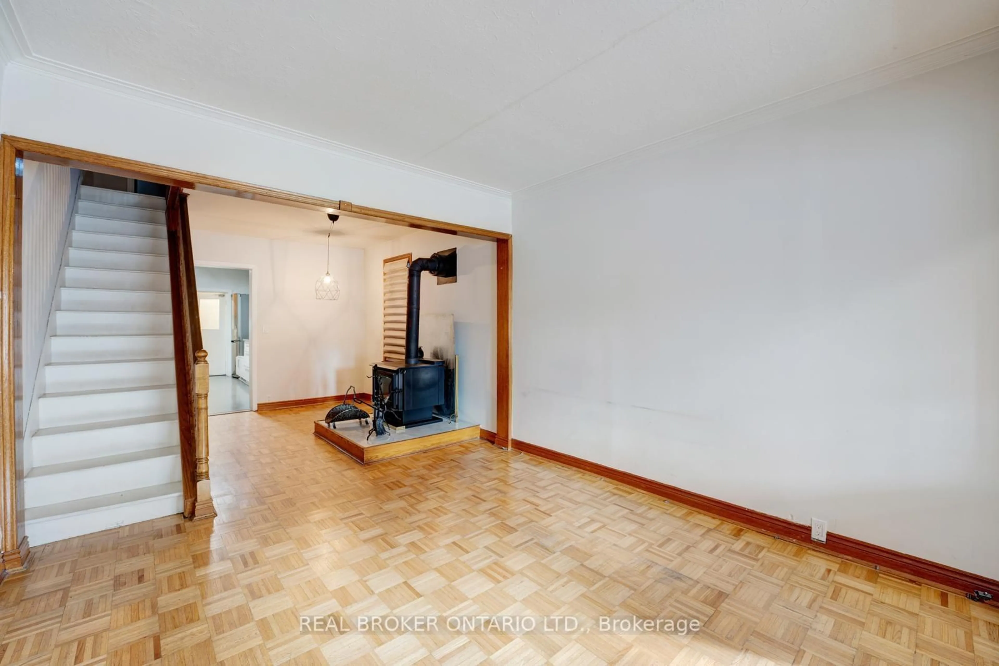 A pic of a room for 195 Islington Ave, Toronto Ontario M8V 3B8