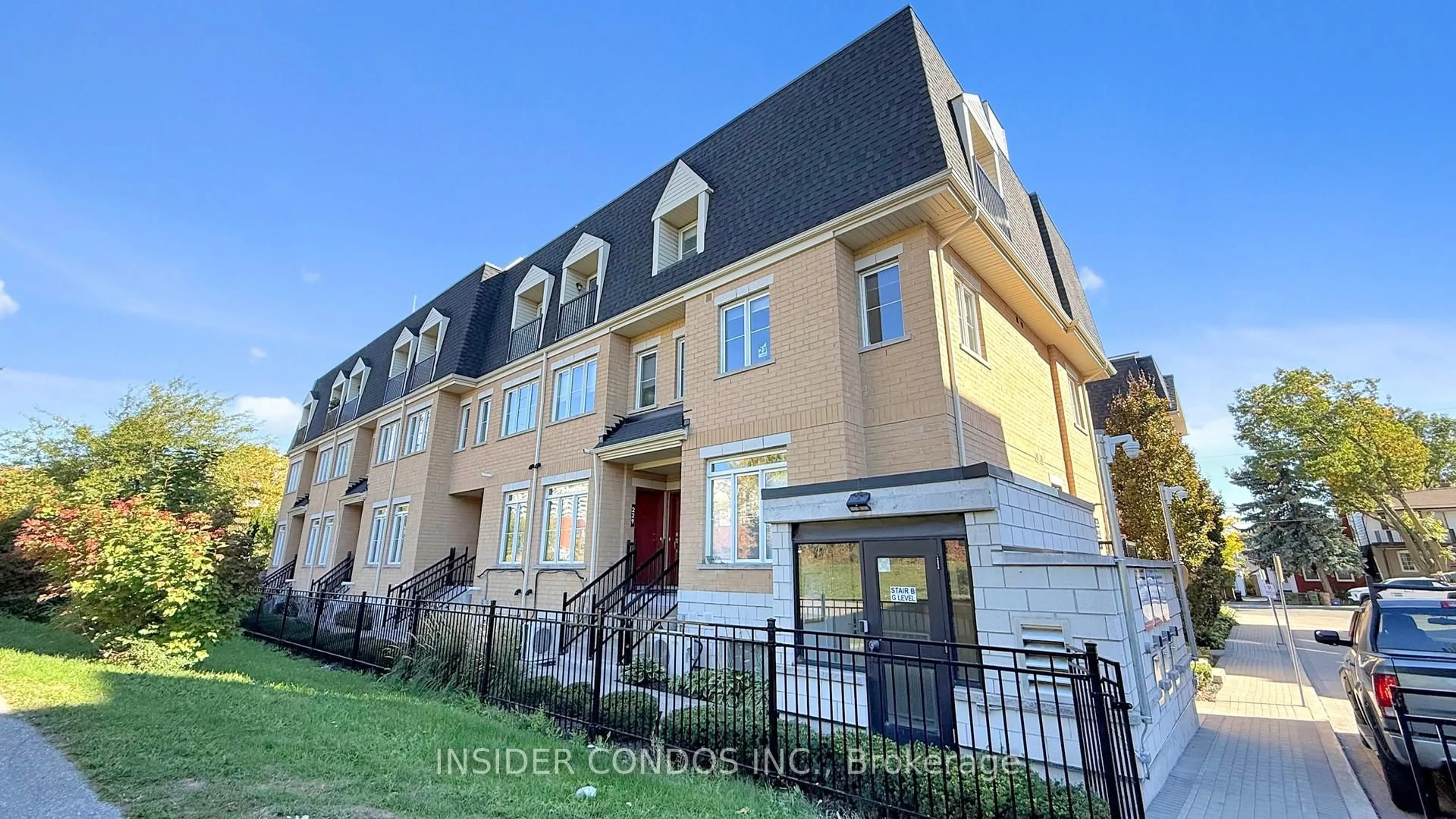 A pic from outside/outdoor area/front of a property/back of a property/a pic from drone, street for 380 Hopewell Ave #226, Toronto Ontario M6E 2S2