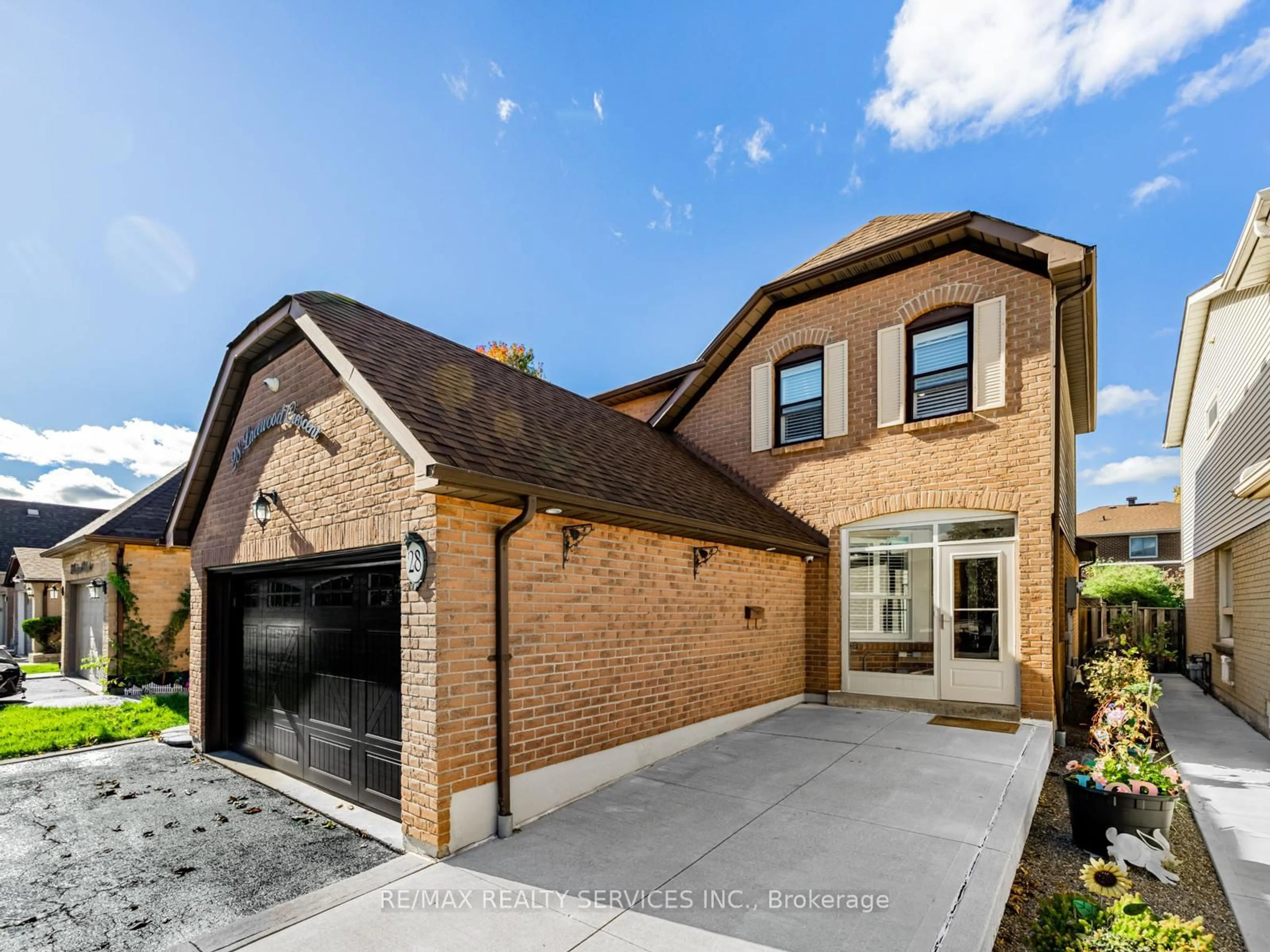 Home with brick exterior material, street for 28 Lacewood Cres, Brampton Ontario L6S 3K4
