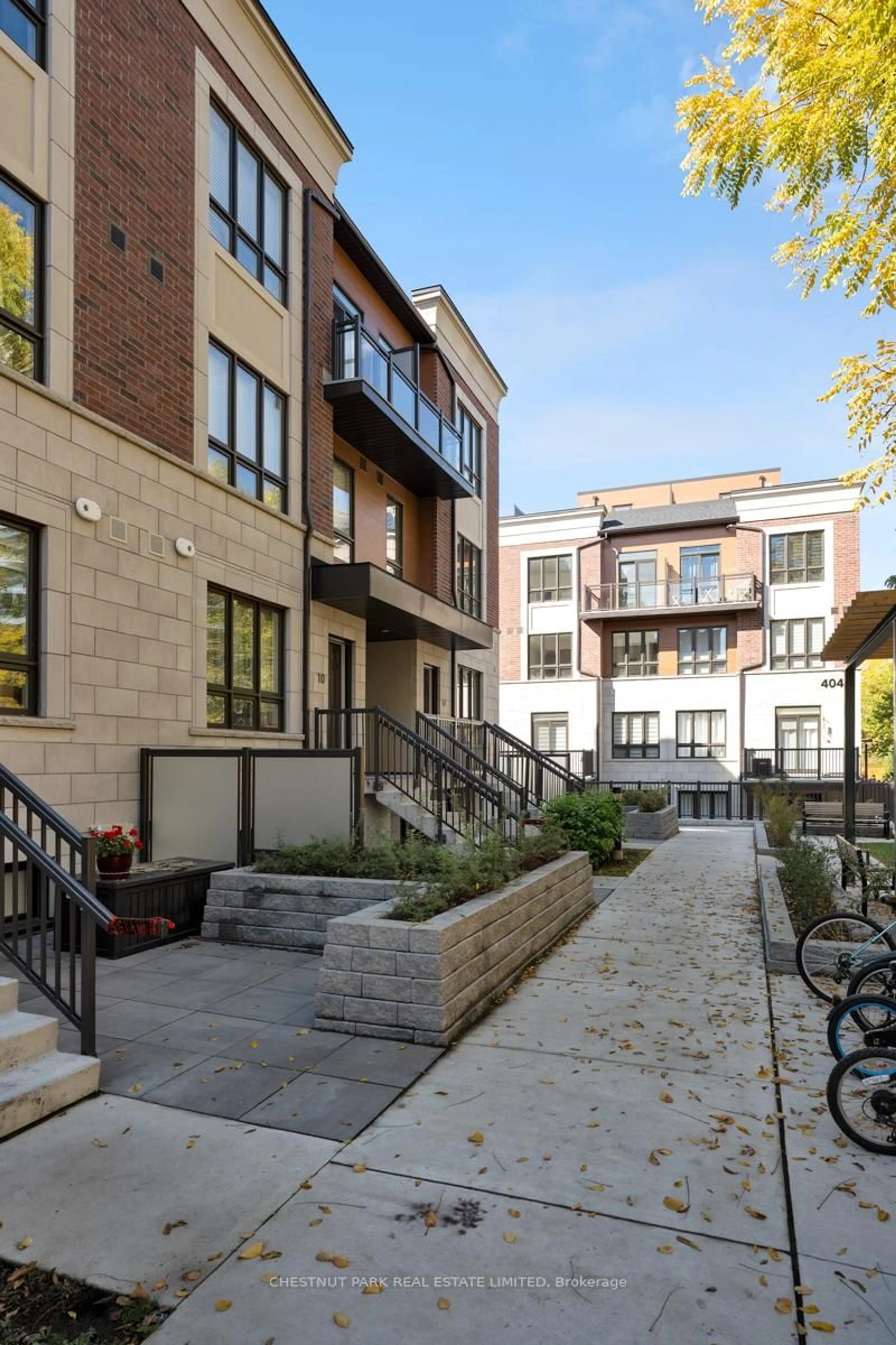 Unknown for 4025 Hickory Dr #15, Mississauga Ontario L4W 1L1