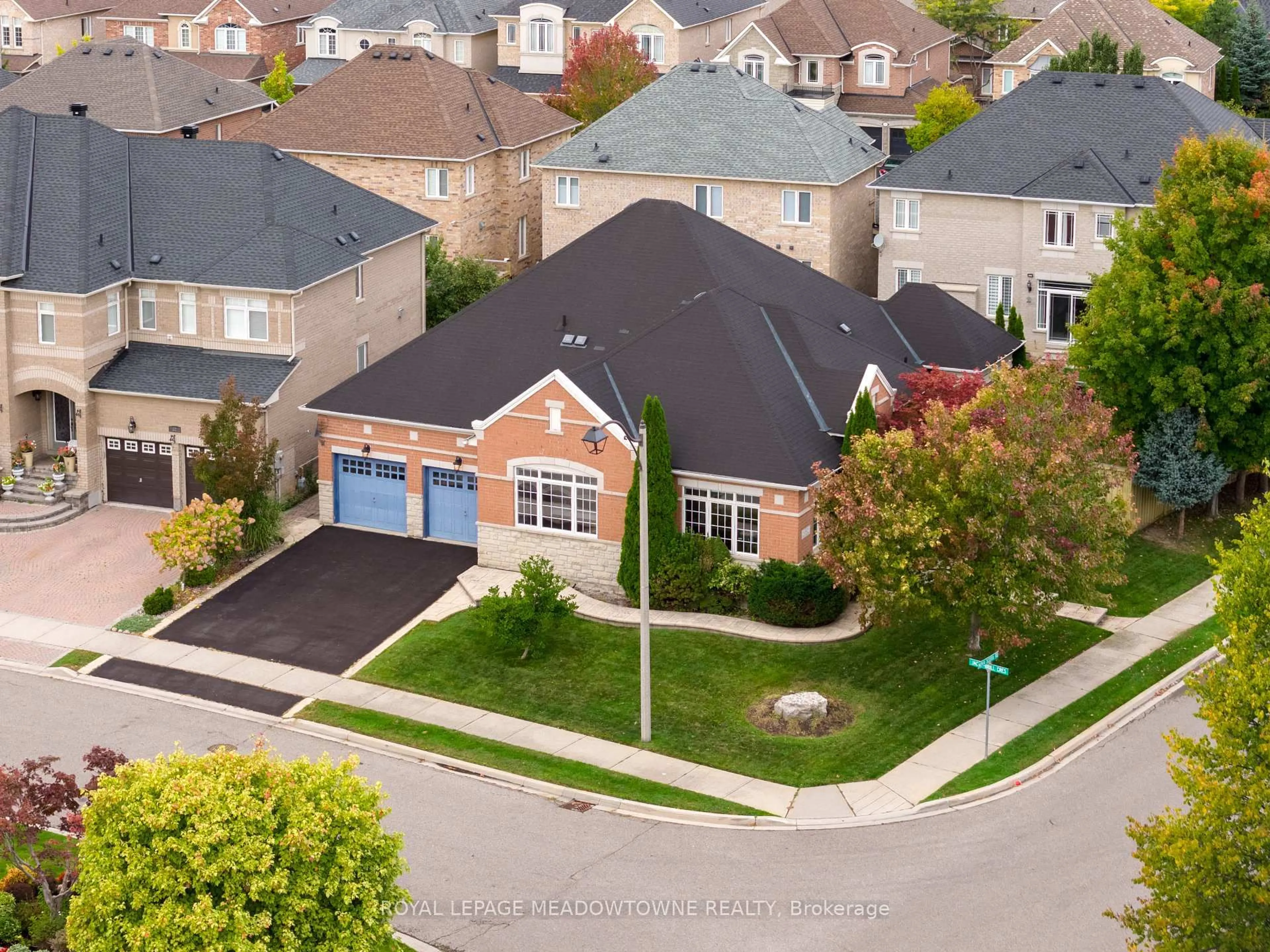 A pic from outside/outdoor area/front of a property/back of a property/a pic from drone, street for 32 Nova Scotia Rd, Brampton Ontario L6Y 5K5