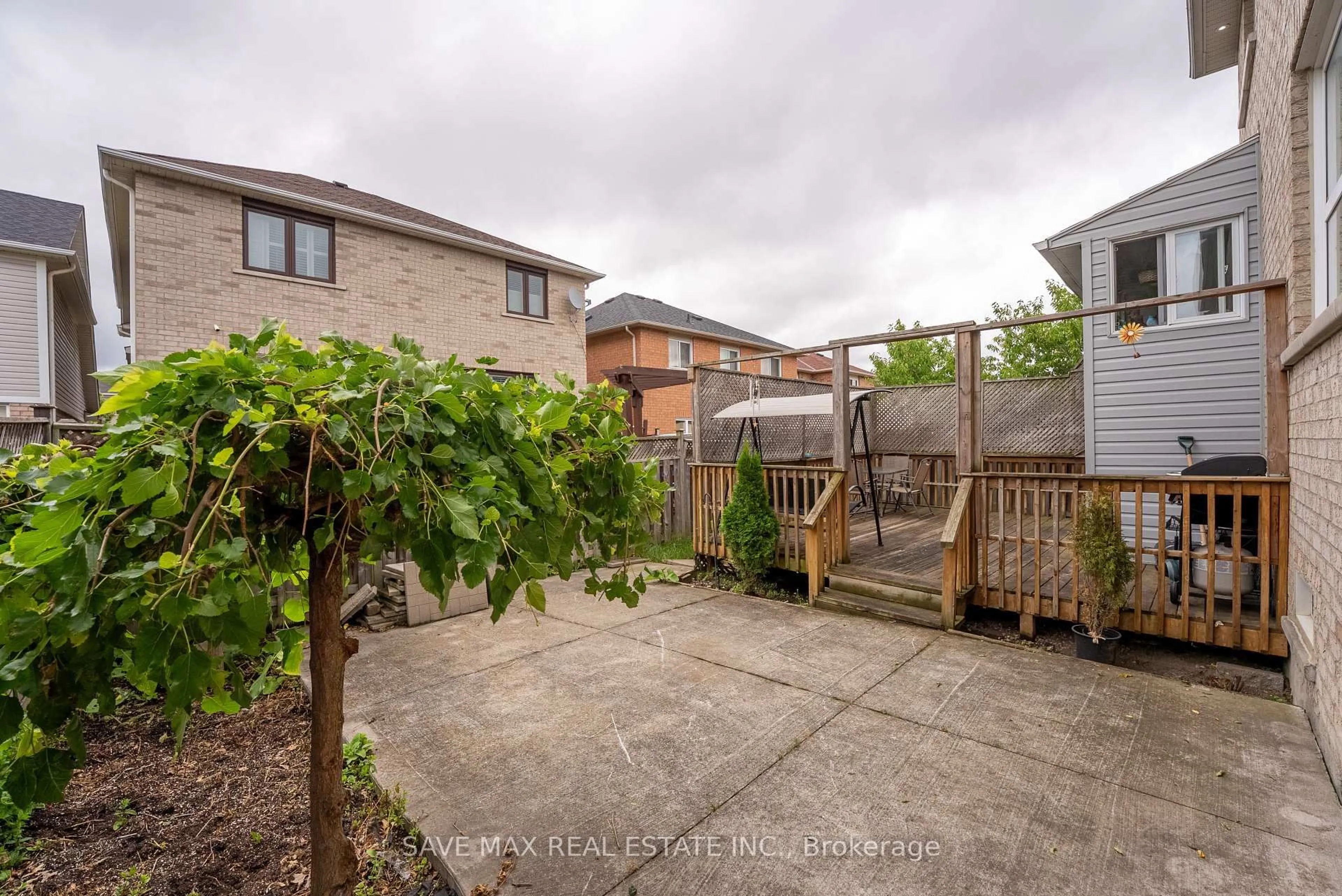 Patio, street for 23 Edenvalley Rd, Brampton Ontario L7A 2M6