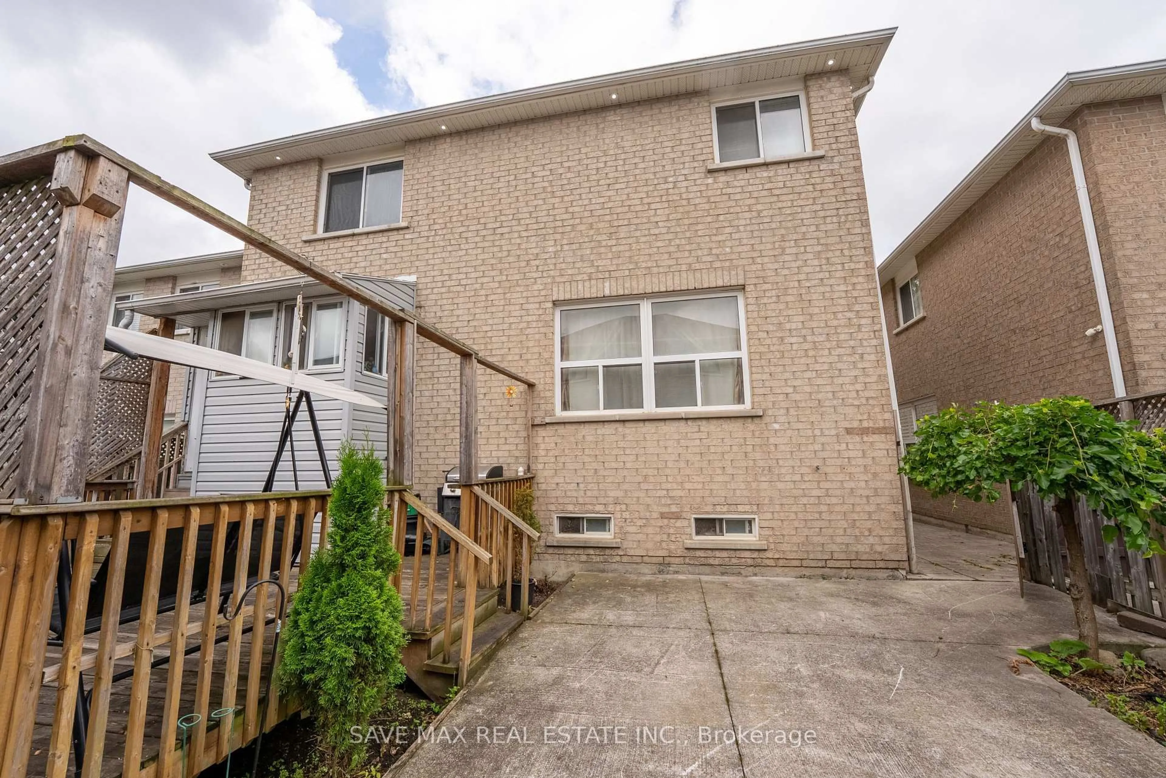 Patio, street for 23 Edenvalley Rd, Brampton Ontario L7A 2M6