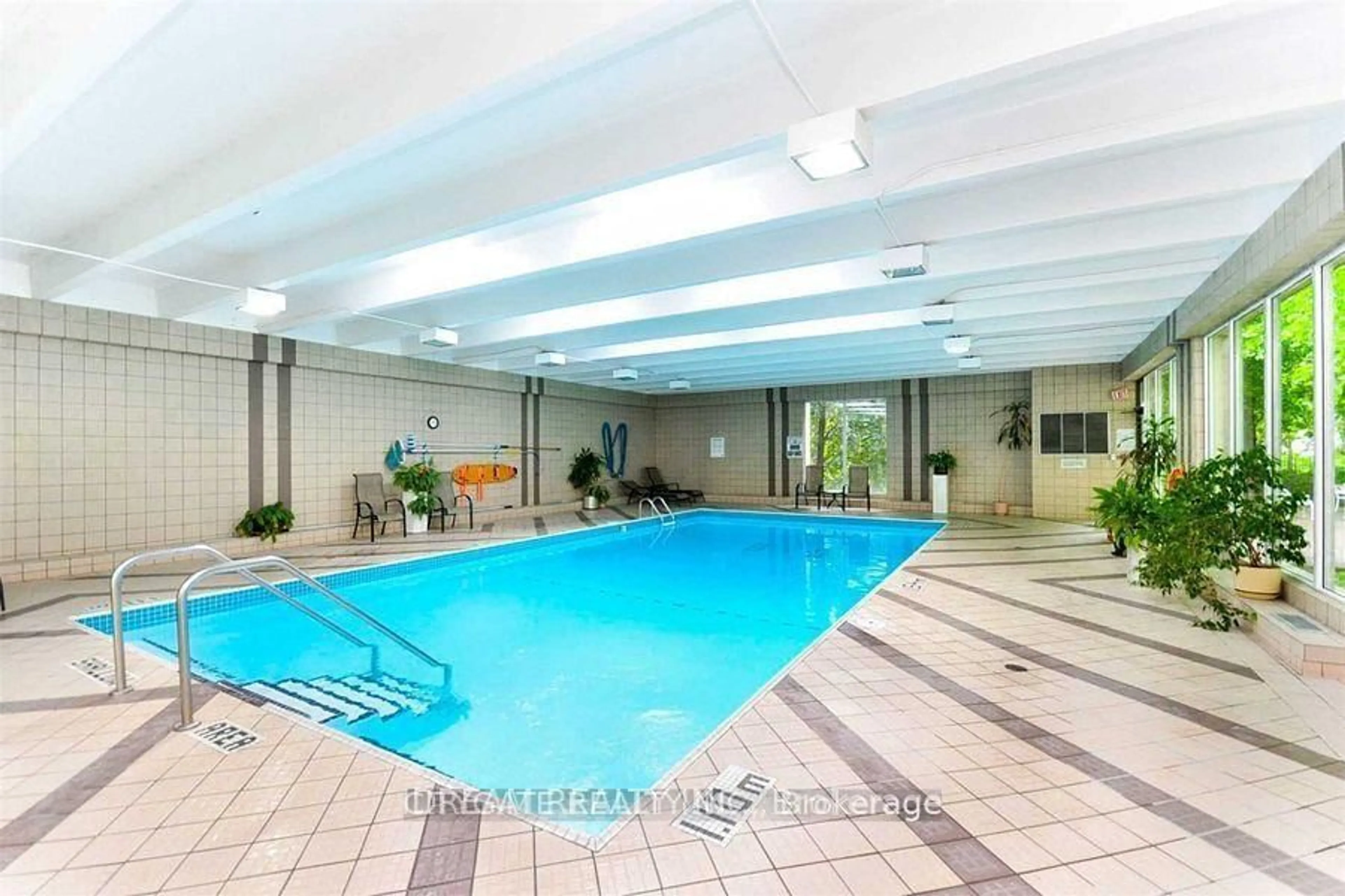 Pool for 3700 Kaneff Cres #1412, Mississauga Ontario L5A 4B8