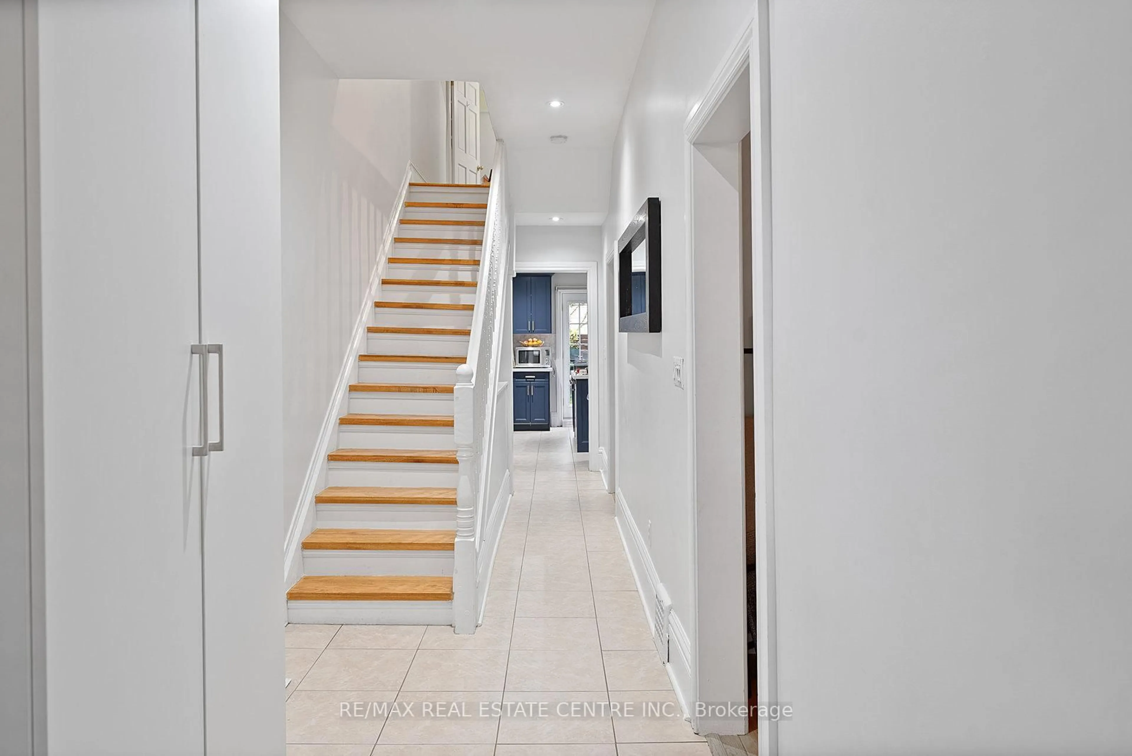Unknown for 35 Miller St, Toronto Ontario M6N 2Z6