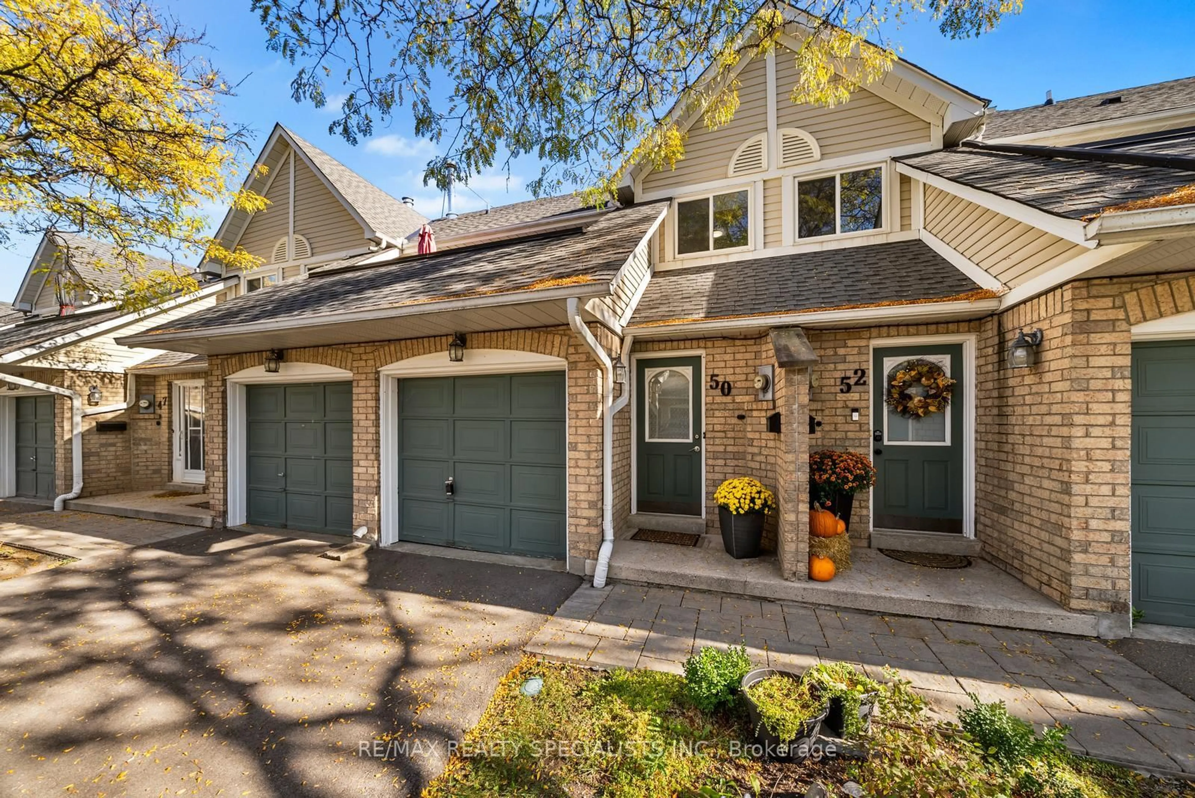 Home with brick exterior material, street for 2530 Northampton Blvd #50, Burlington Ontario L7M 4B4