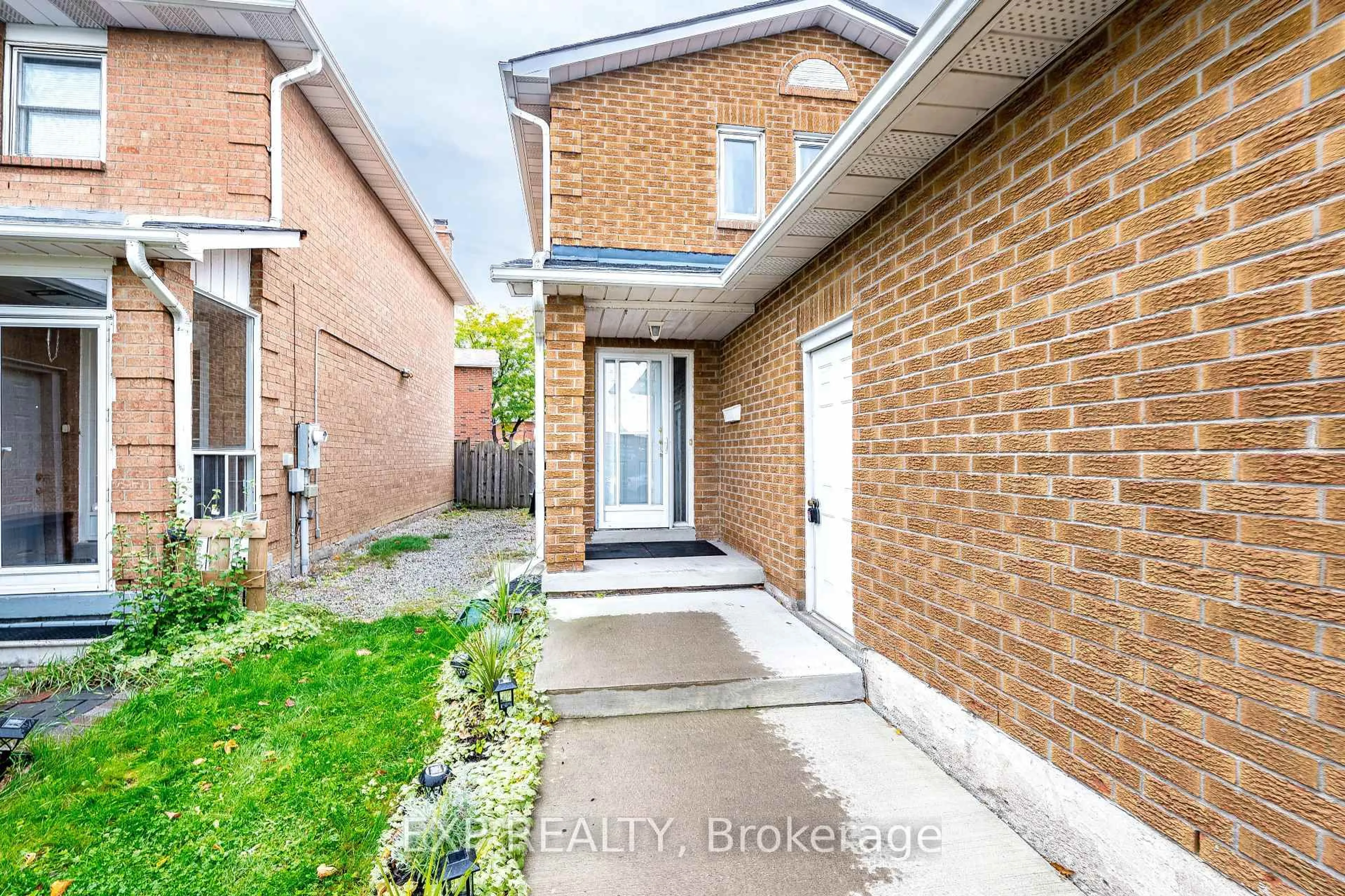 Home with brick exterior material, street for 83 Wildercroft Ave, Brampton Ontario L6V 4G6