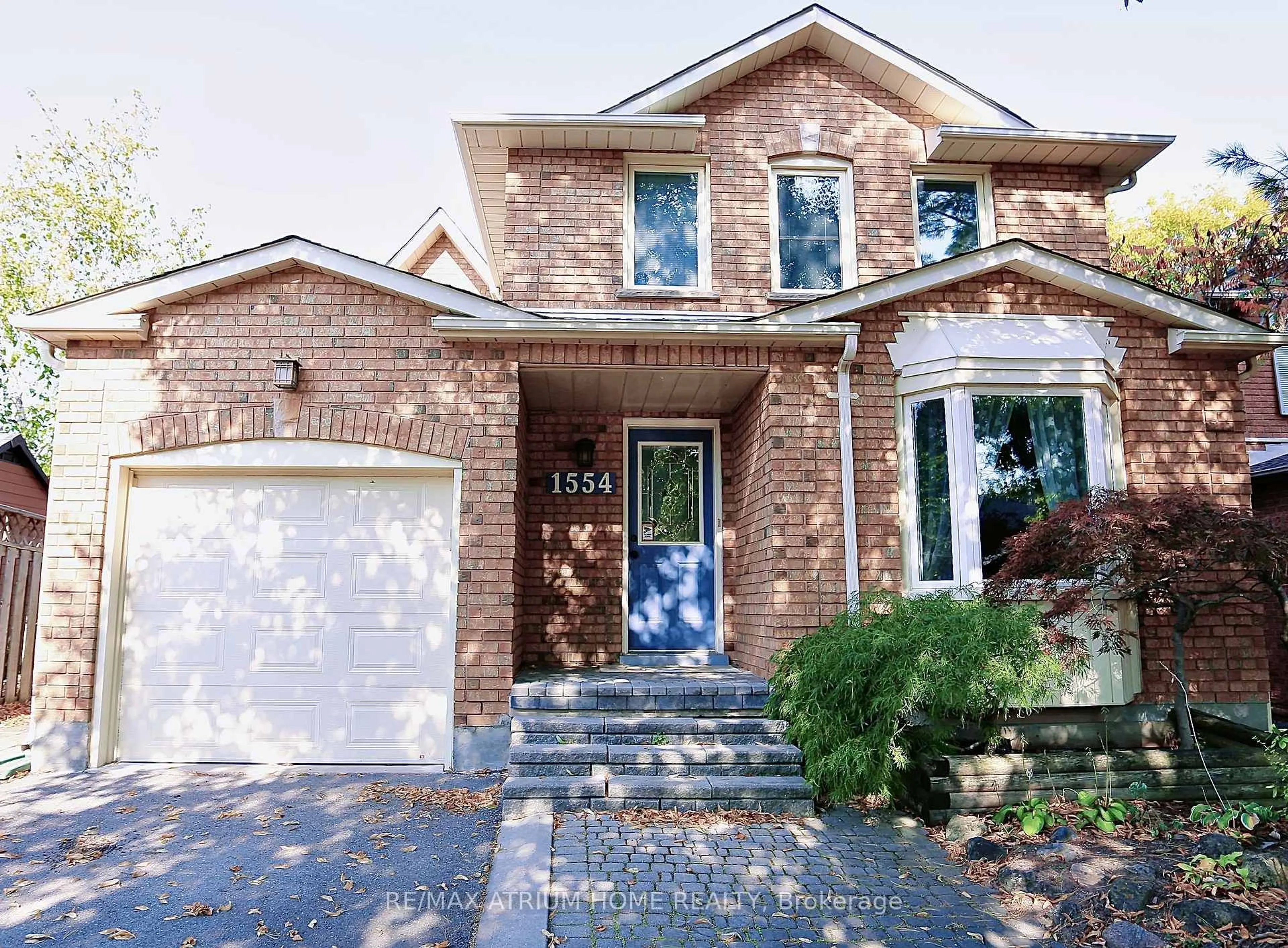 Home with brick exterior material, street for 1554 Parish Lane, Oakville Ontario L6M 2Z6