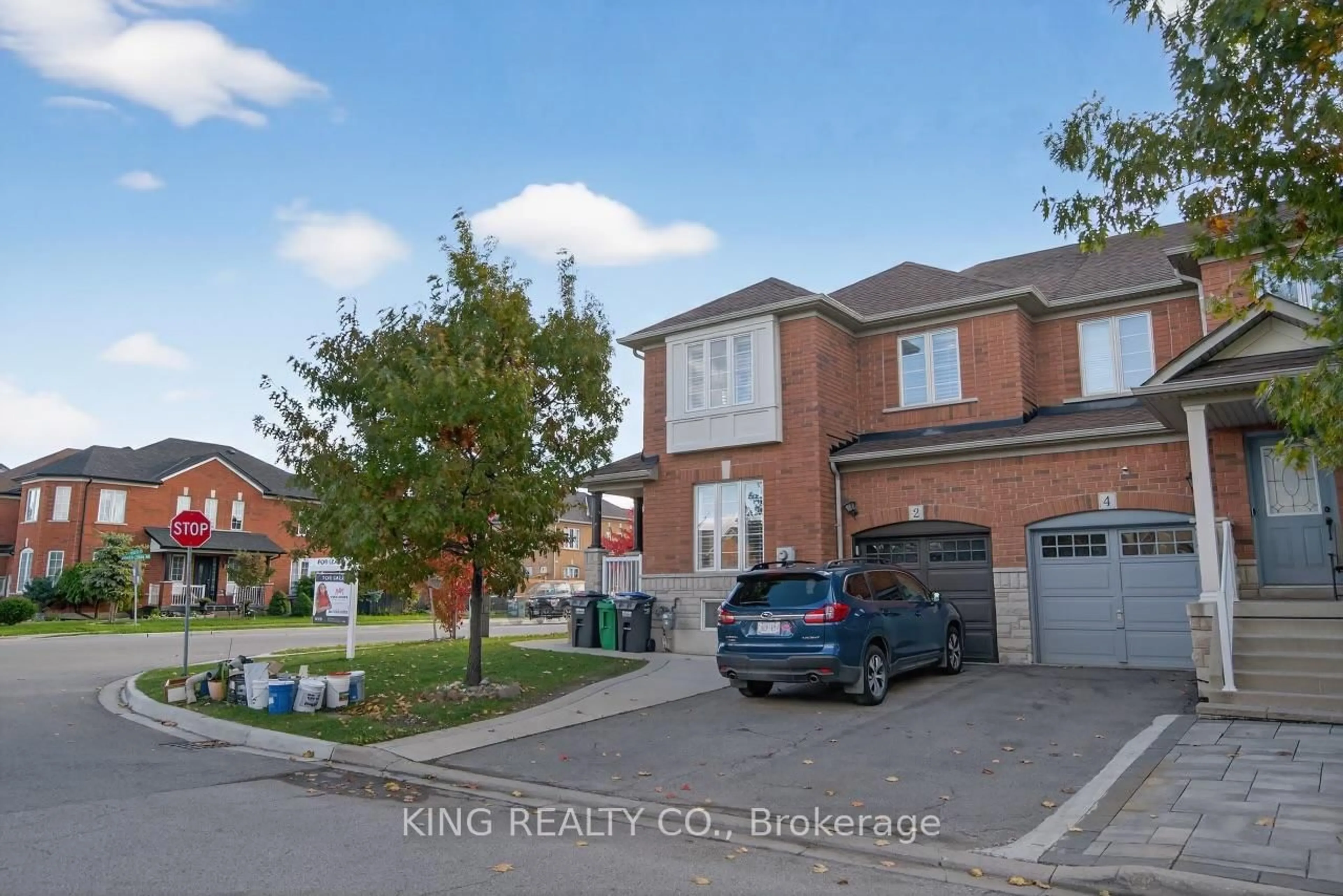 A pic from outside/outdoor area/front of a property/back of a property/a pic from drone, street for 2 Snowshoe Lane, Brampton Ontario L6R 0J1