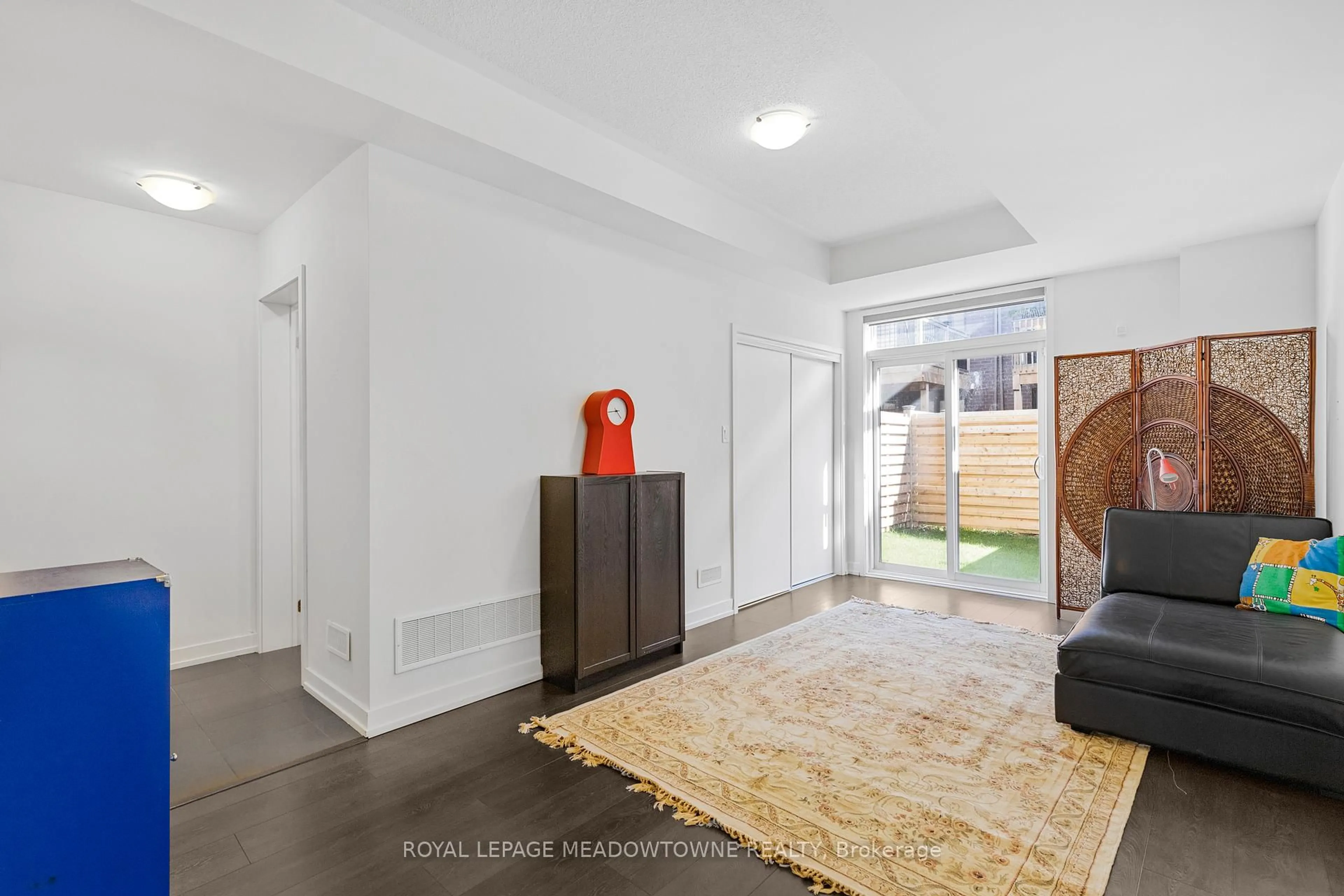 Indoor entryway for 198 Squire Cres, Oakville Ontario L6H 0L6