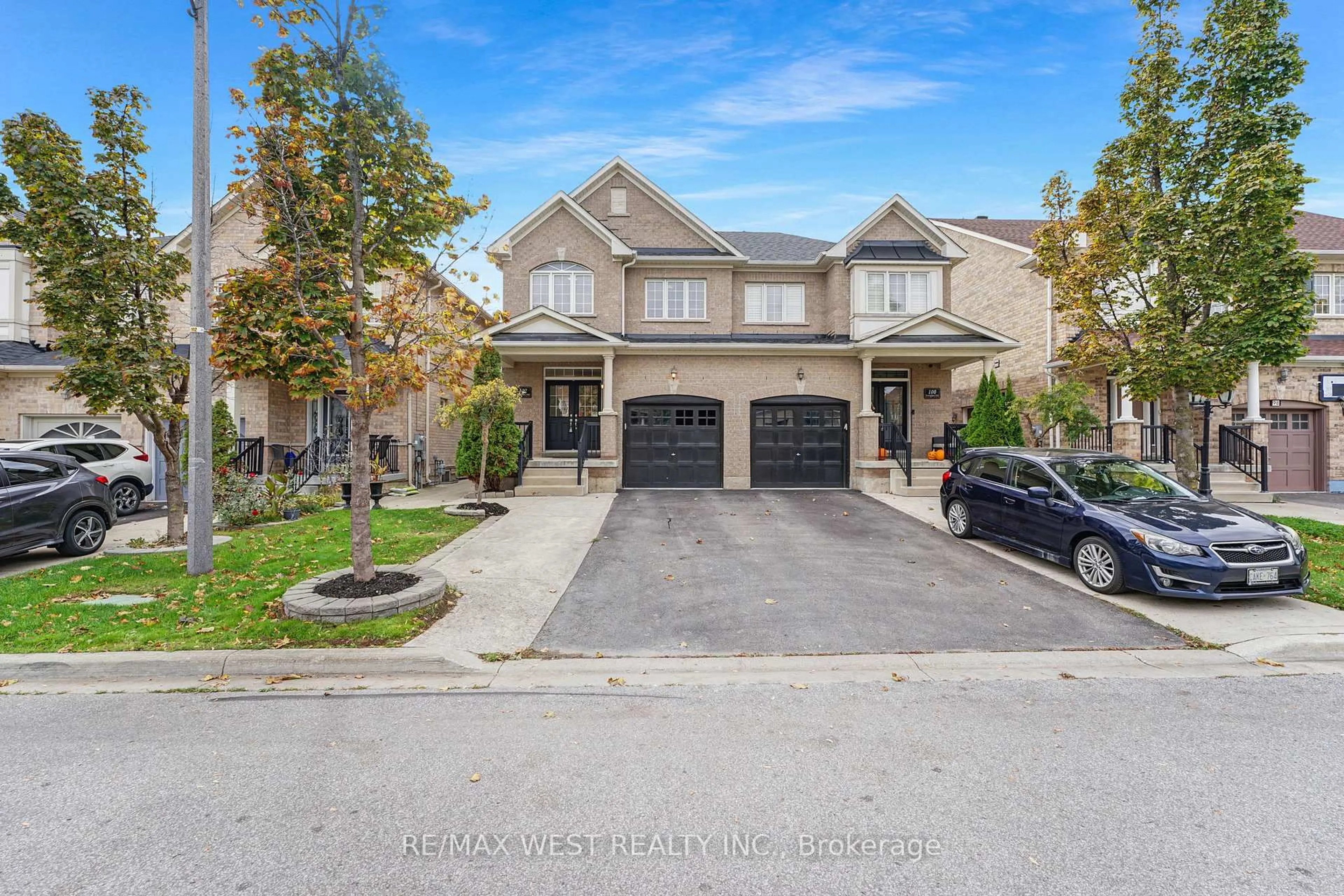 A pic from outside/outdoor area/front of a property/back of a property/a pic from drone, street for 102 Everingham Circ, Brampton Ontario L6R 0R9