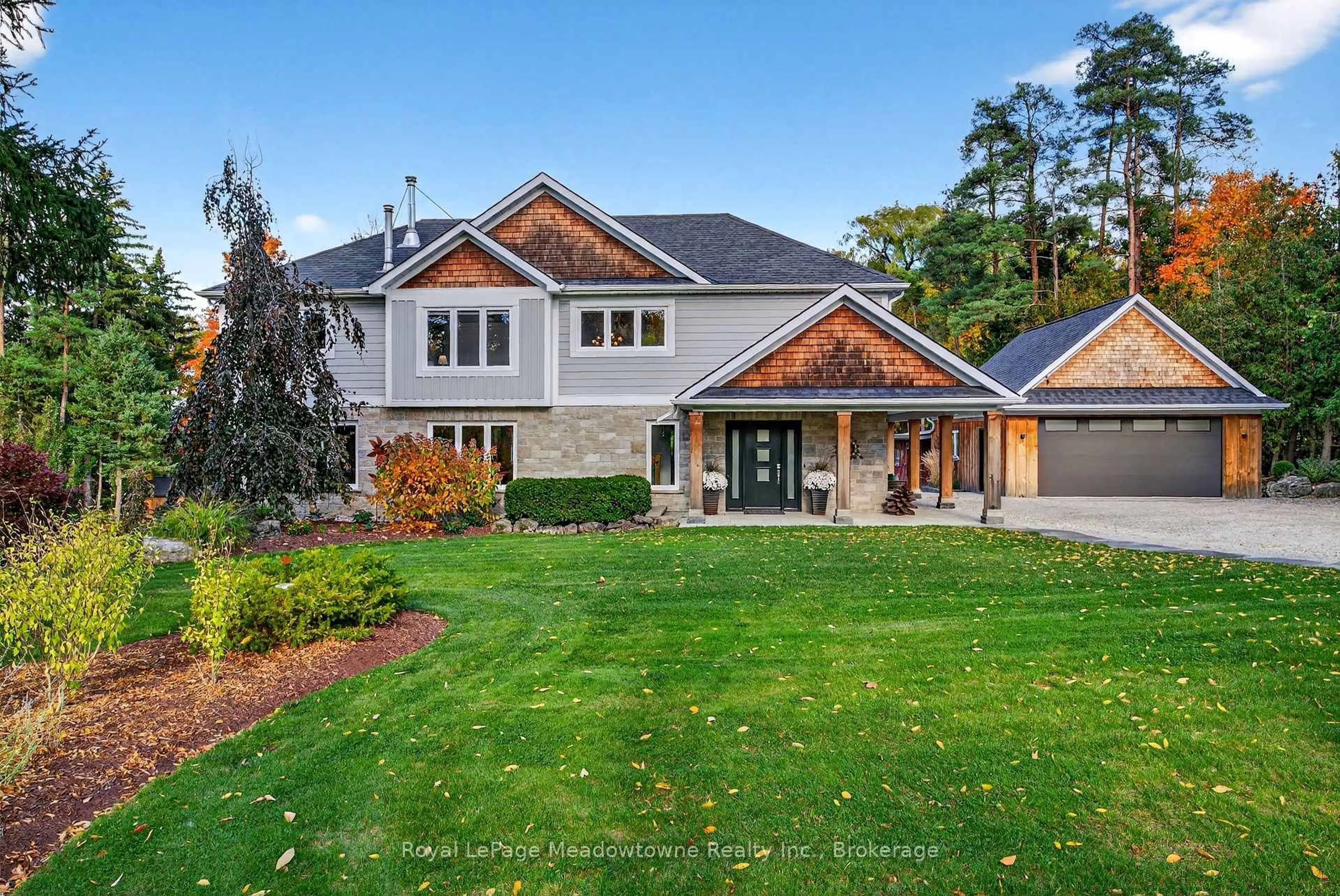 Home with brick exterior material, water/lake/river/ocean view for 8495 Appleby Line, Milton Ontario L0P 1B0