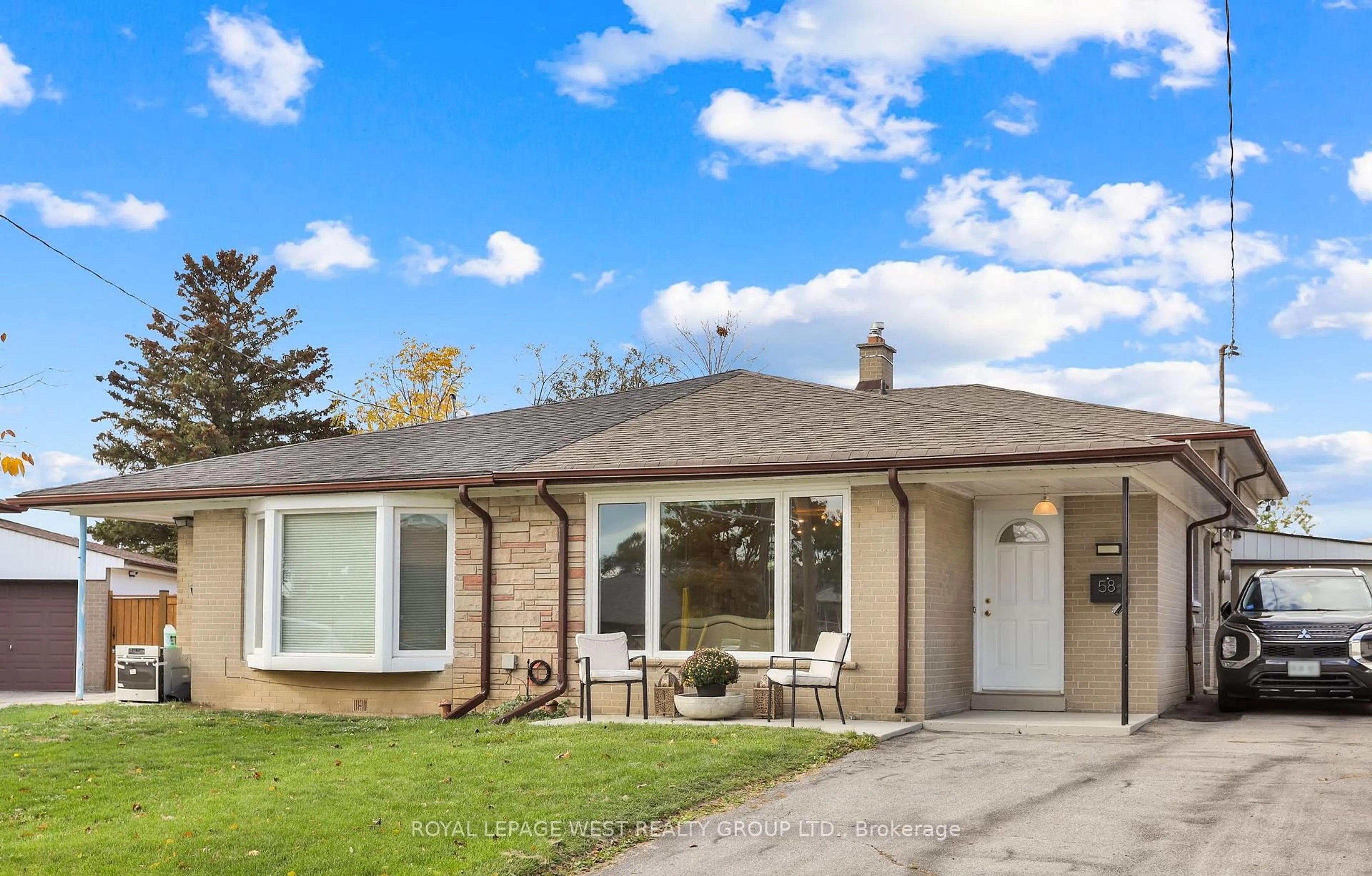 Home with vinyl exterior material, street for 58 Frankton Cres, Toronto Ontario M3J 1C1