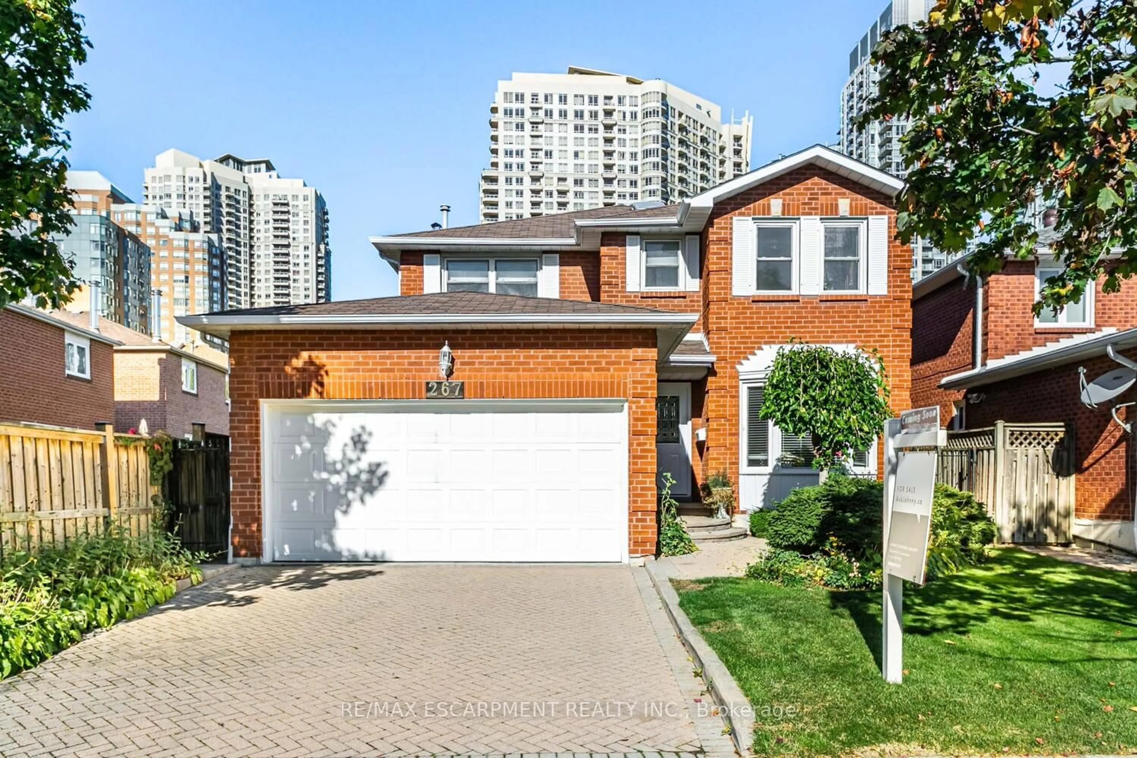Home with brick exterior material, street for 267 MACEDONIA Cres, Mississauga Ontario L5B 3R9
