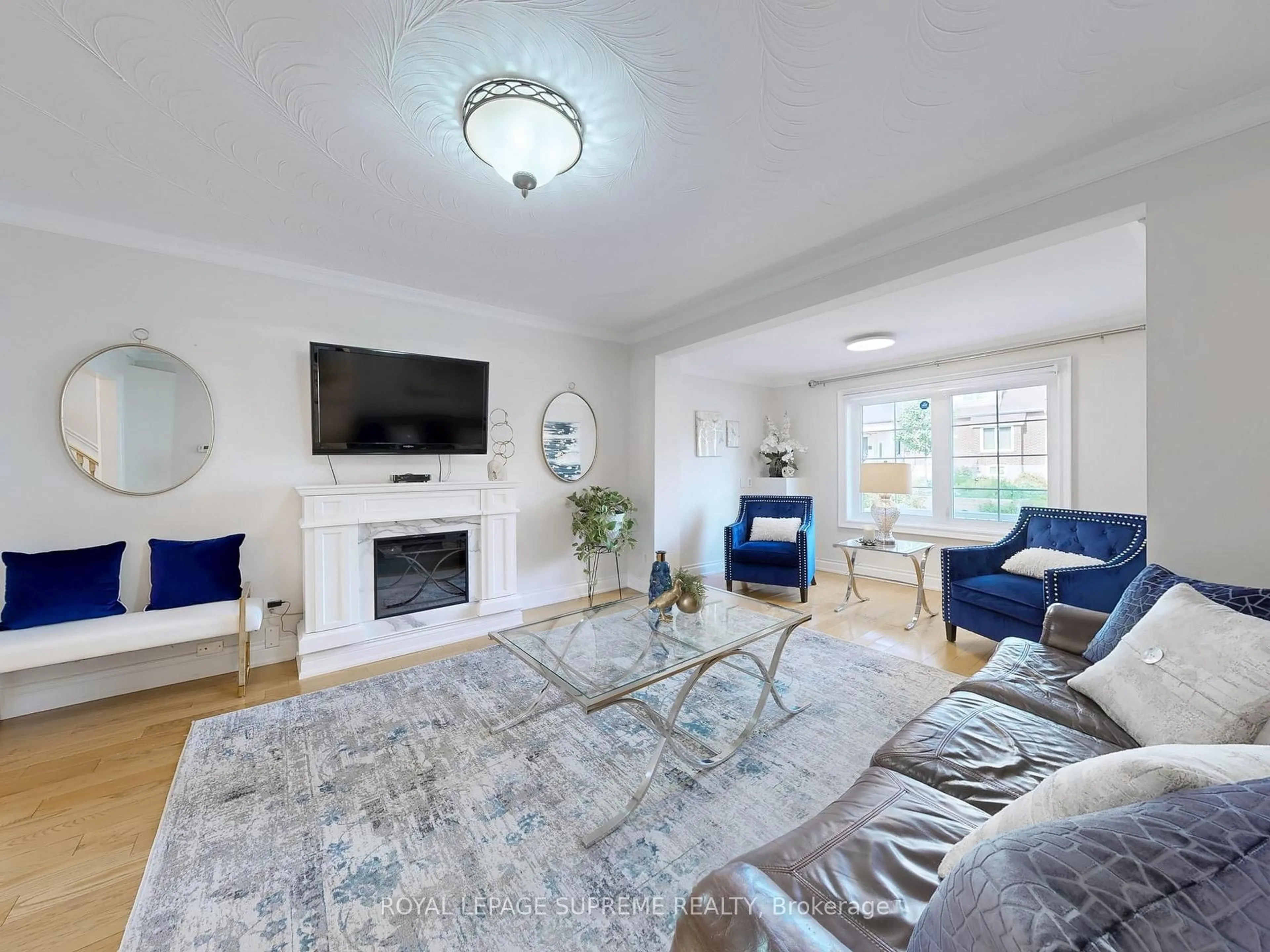 Living room with furniture, unknown for 310 Nairn Ave, Toronto Ontario M6E 4H8