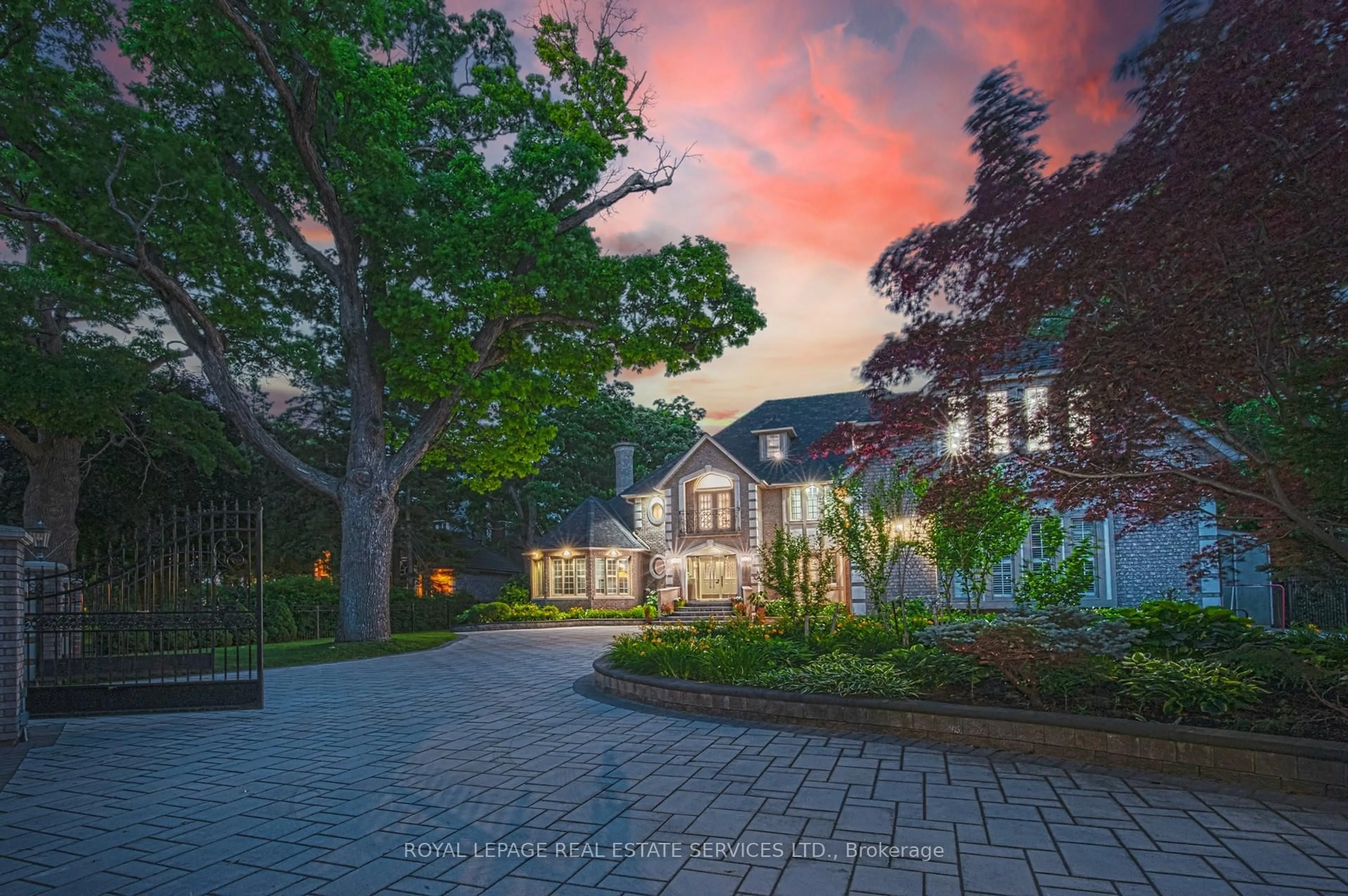 Unknown for 2416 Mississauga Rd, Mississauga Ontario L5H 2L1