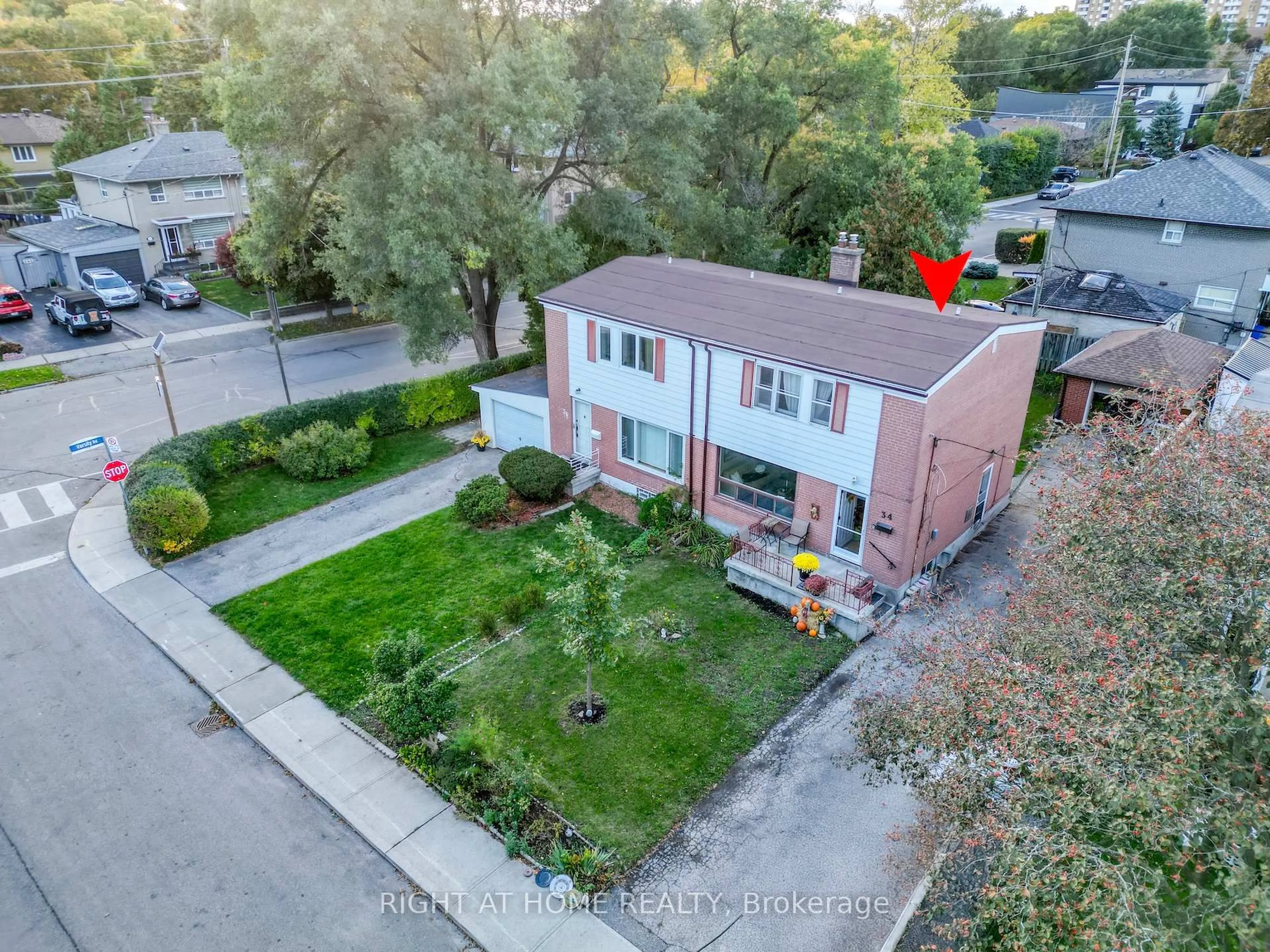 A pic from outside/outdoor area/front of a property/back of a property/a pic from drone, street for 34 Althea Rd, Toronto Ontario M6S 2P2