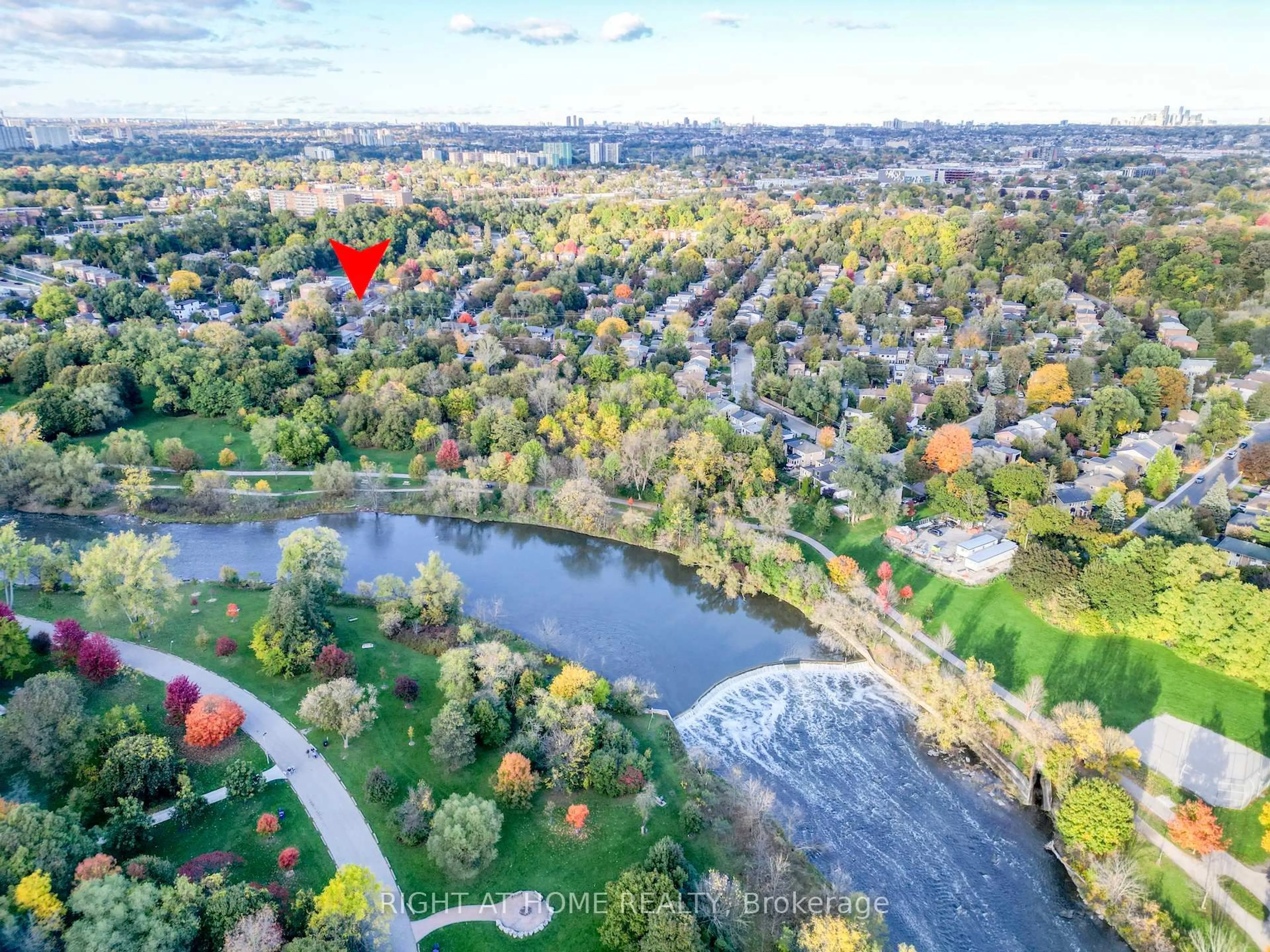 A pic from outside/outdoor area/front of a property/back of a property/a pic from drone, water/lake/river/ocean view for 34 Althea Rd, Toronto Ontario M6S 2P2