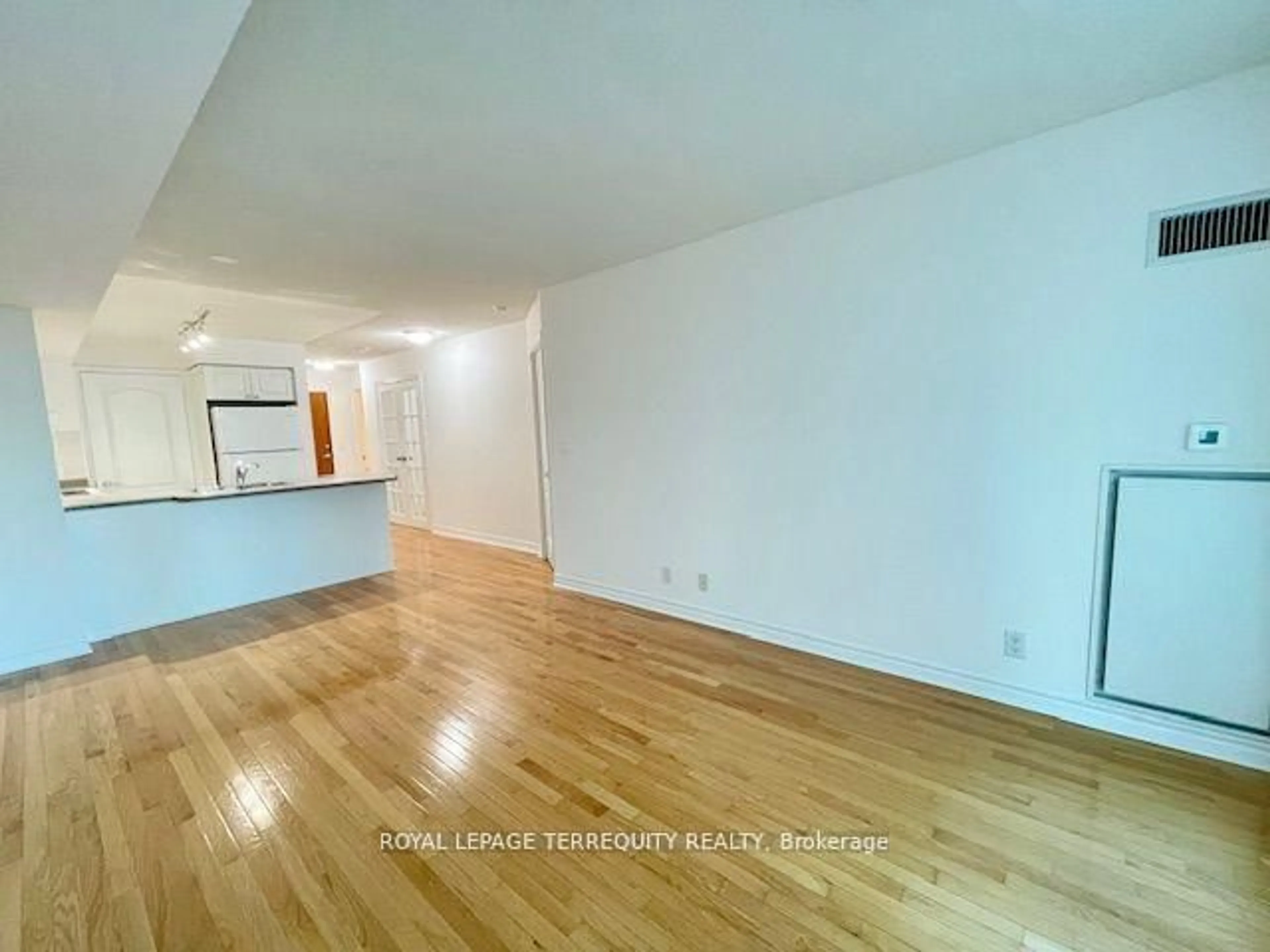 A pic of a room for 1 Elm Dr #1104, Mississauga Ontario L5B 4M1