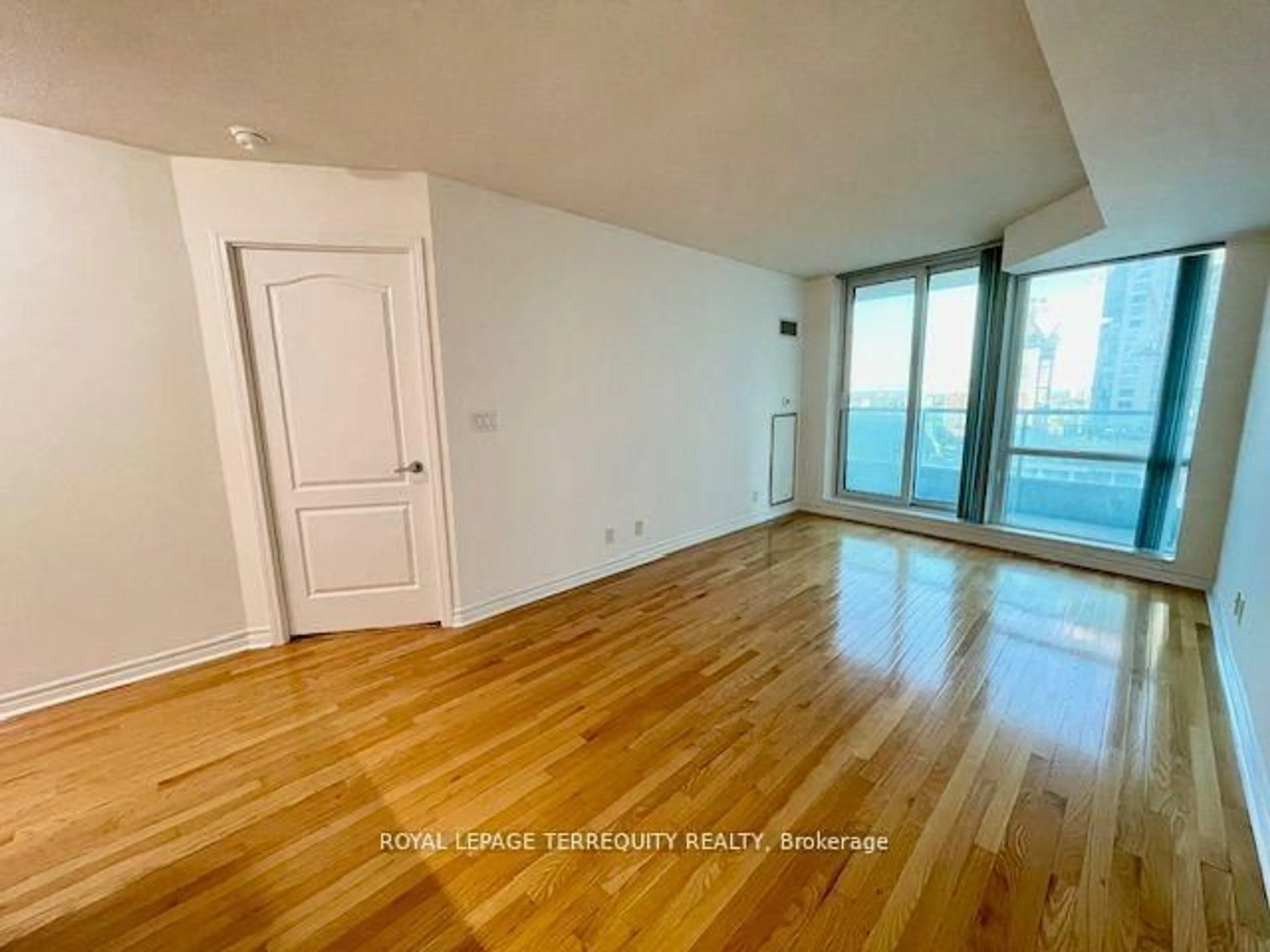 A pic of a room for 1 Elm Dr #1104, Mississauga Ontario L5B 4M1
