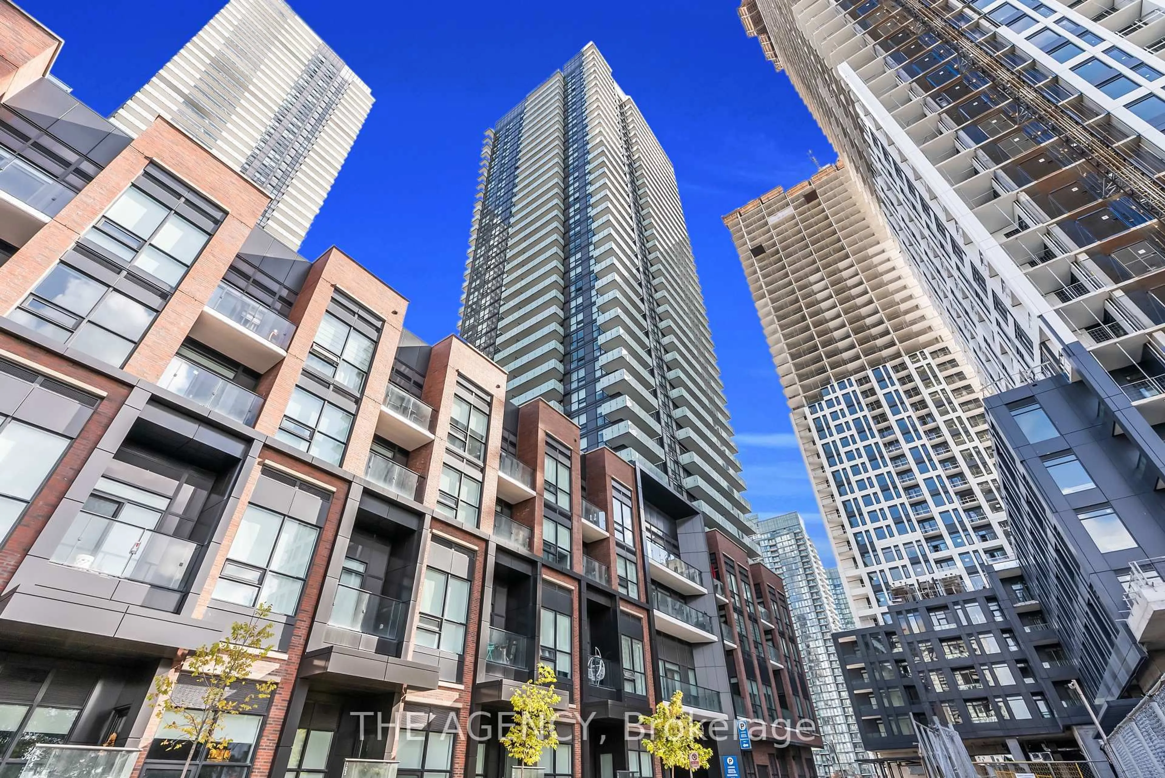 Patio, street for 4130 Parkside Village Dr #1207, Mississauga Ontario L5B 0L7