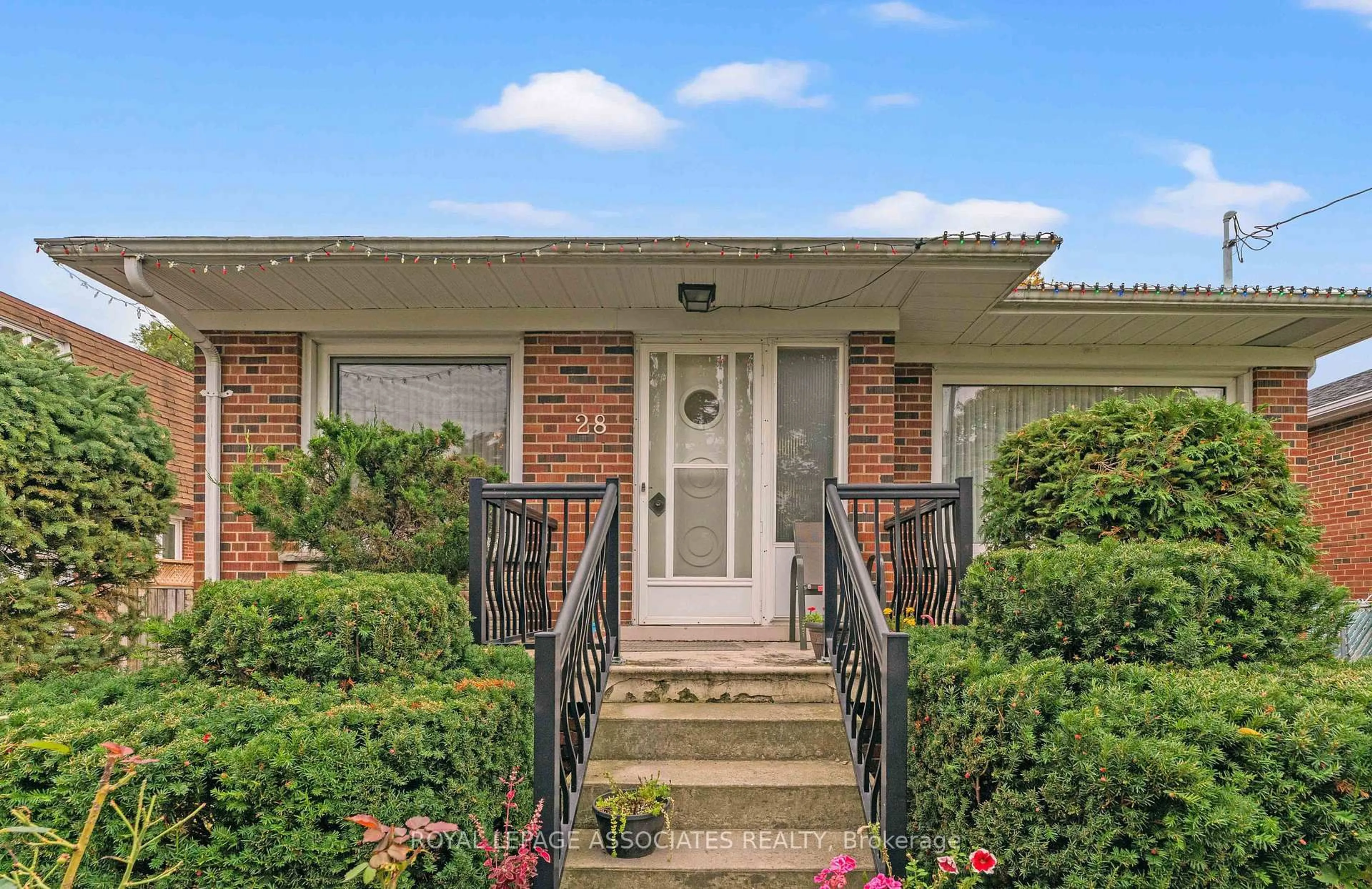 Unknown for 28 Waterbeach Cres, Toronto Ontario M9W 3L9