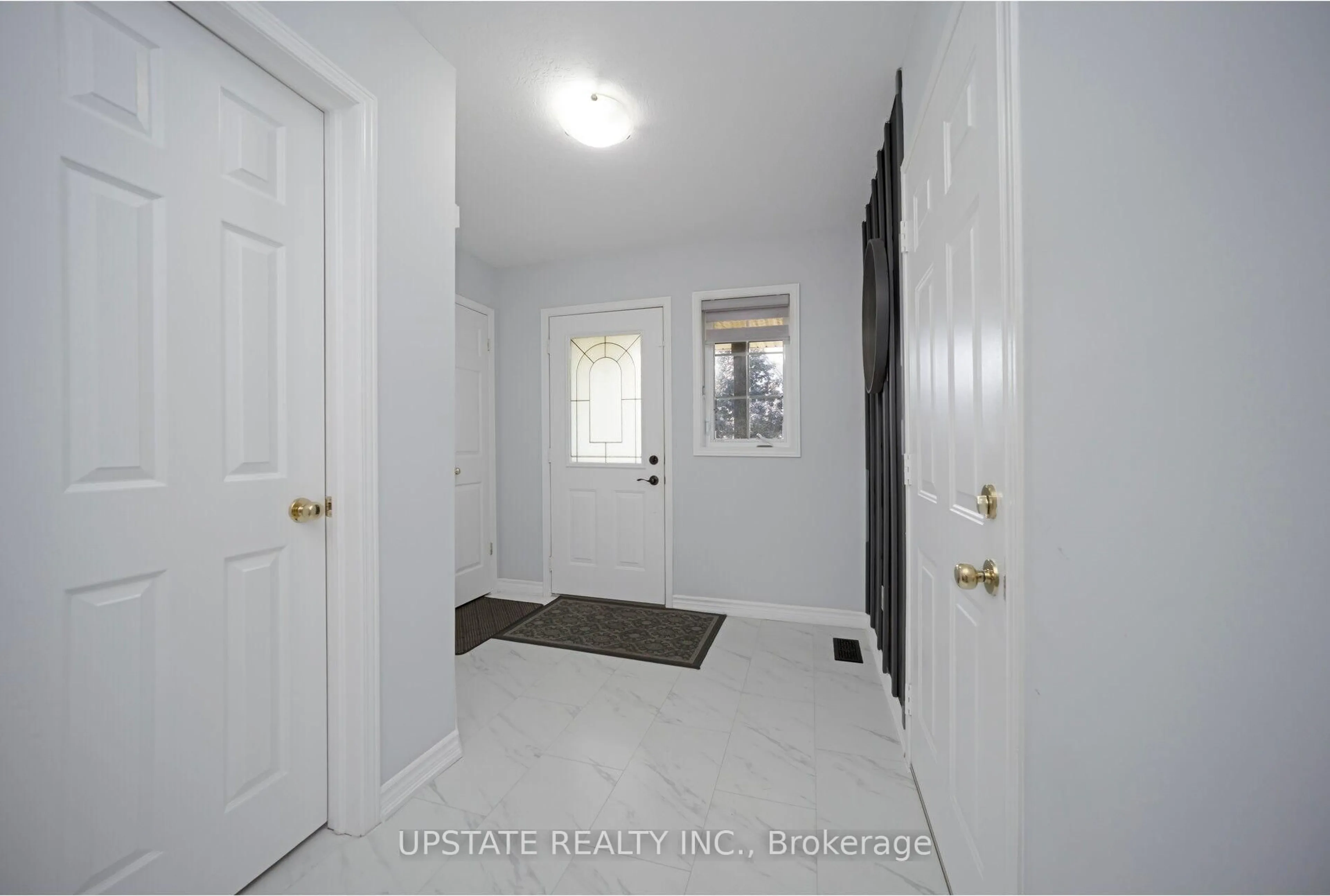 Indoor entryway for 16 Settlers Rd, Orangeville Ontario L9W 5E3