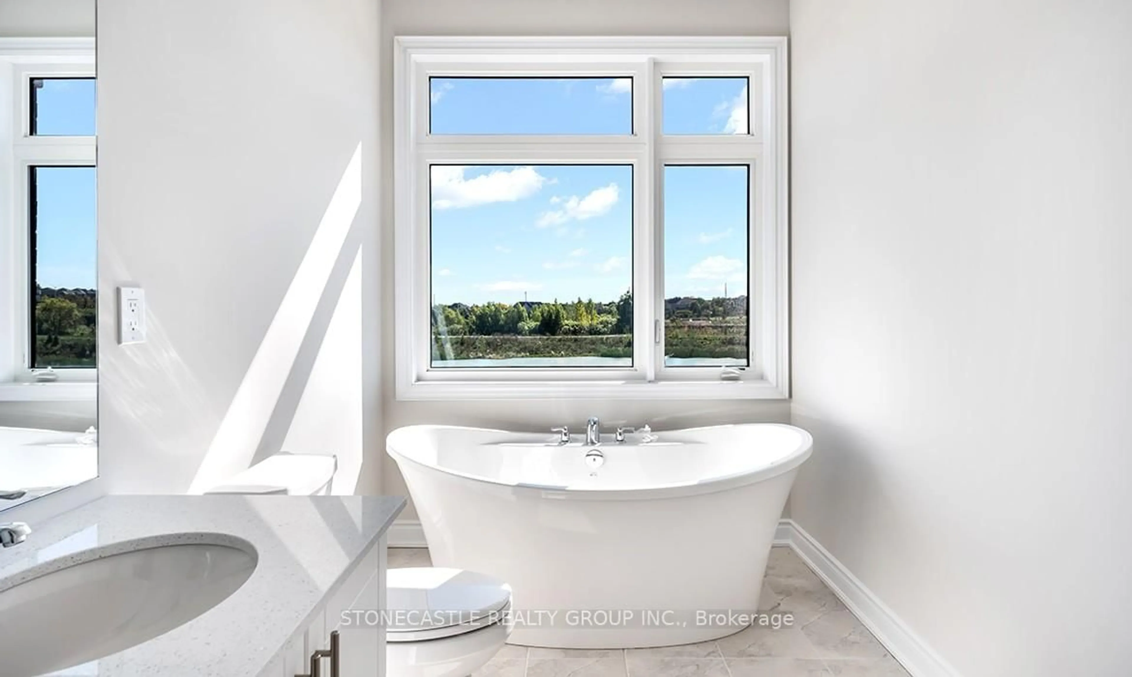 Contemporary bathroom, ceramic/tile floor for 1310 Anthonia Tr, Oakville Ontario L6H 7Y6