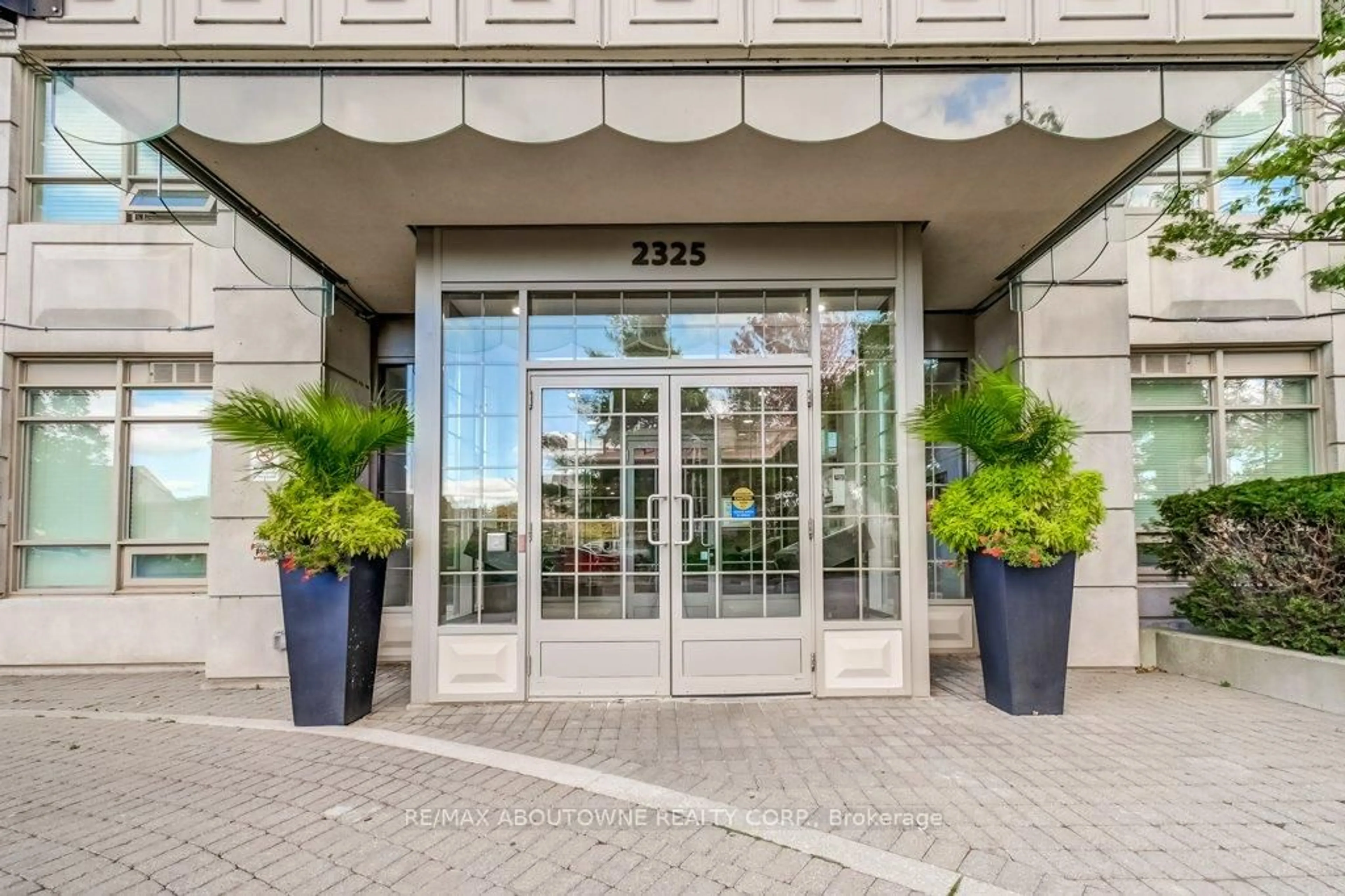 Unknown for 2325 Central Park Dr #405, Oakville Ontario L6H 0E2