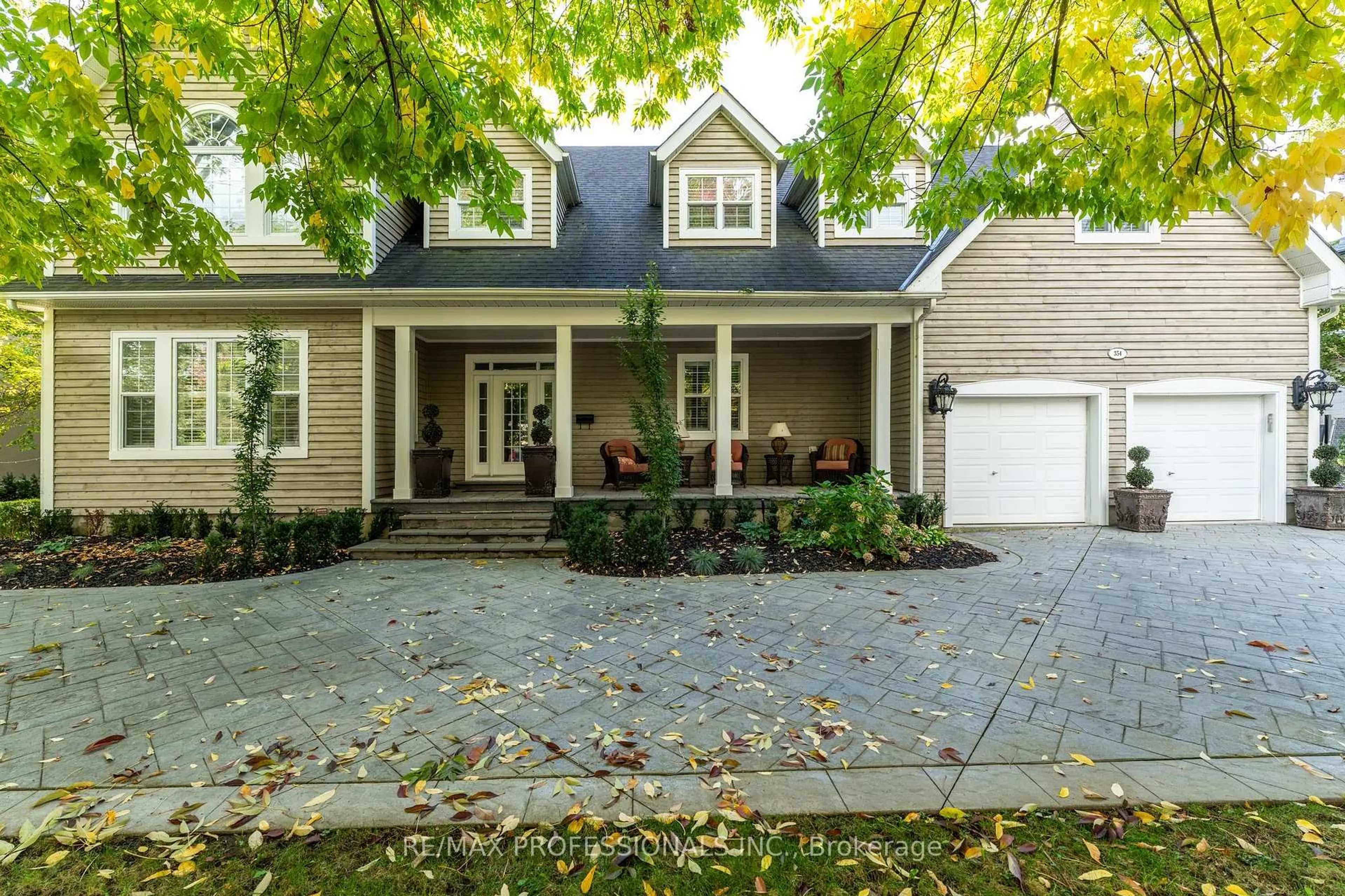 Home with brick exterior material, street for 354 Country Club Cres, Mississauga Ontario L5J 2P8