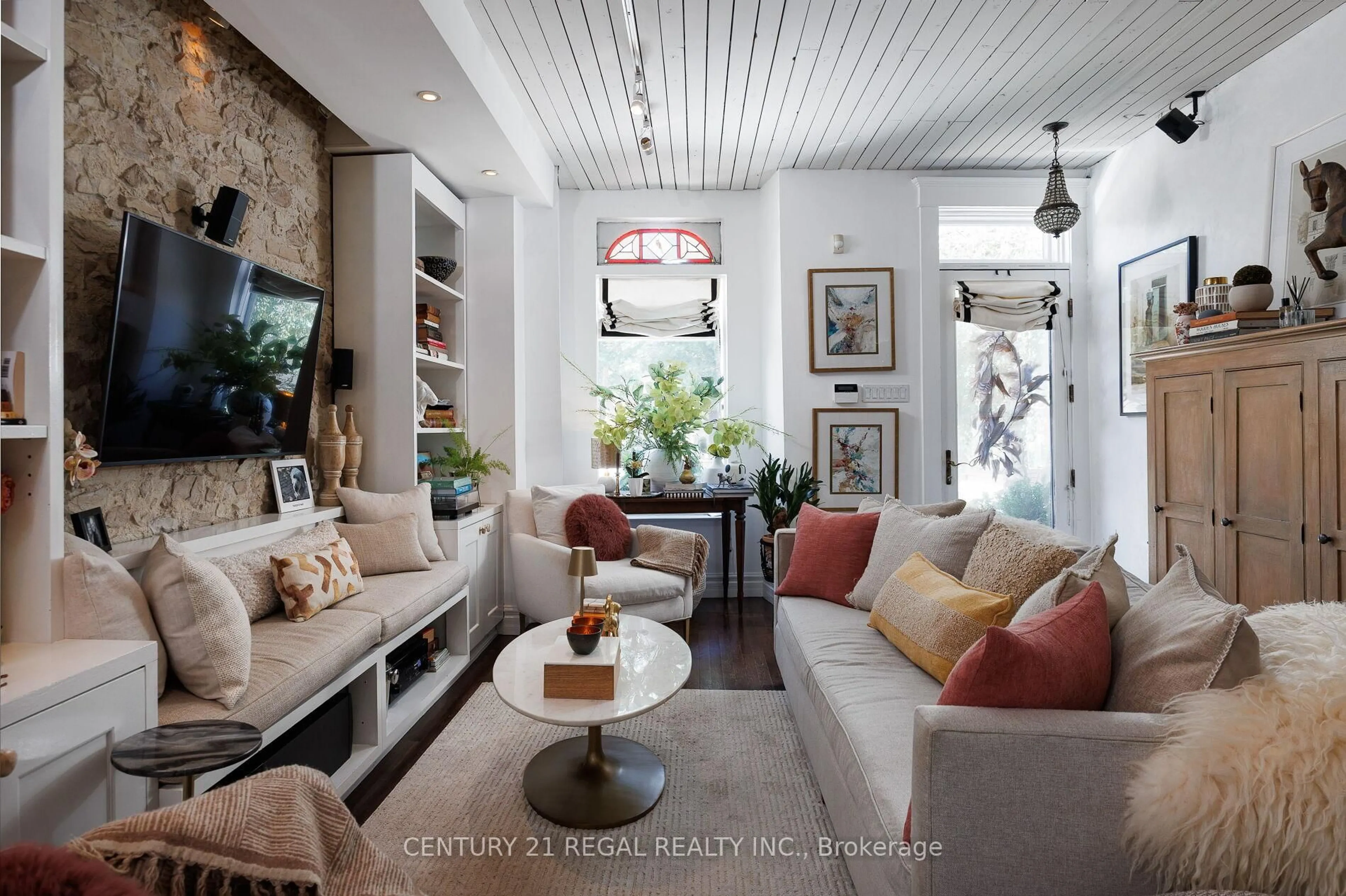 Living room with furniture, unknown for 723 Durie St, Toronto Ontario M6S 3H4