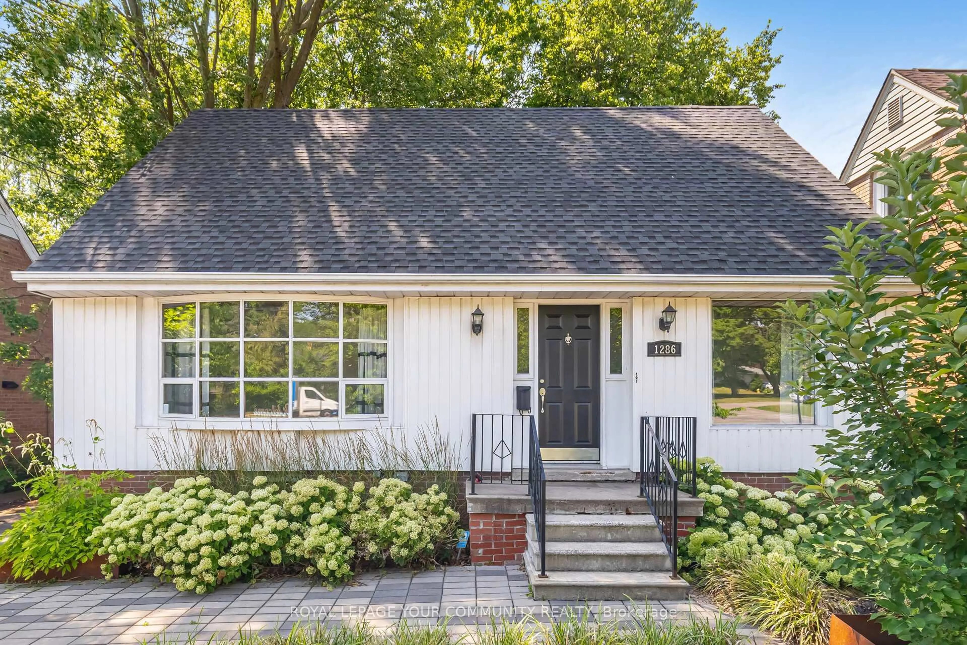 Home with brick exterior material, street for 1286 Kipling Ave, Toronto Ontario M9B 3N5