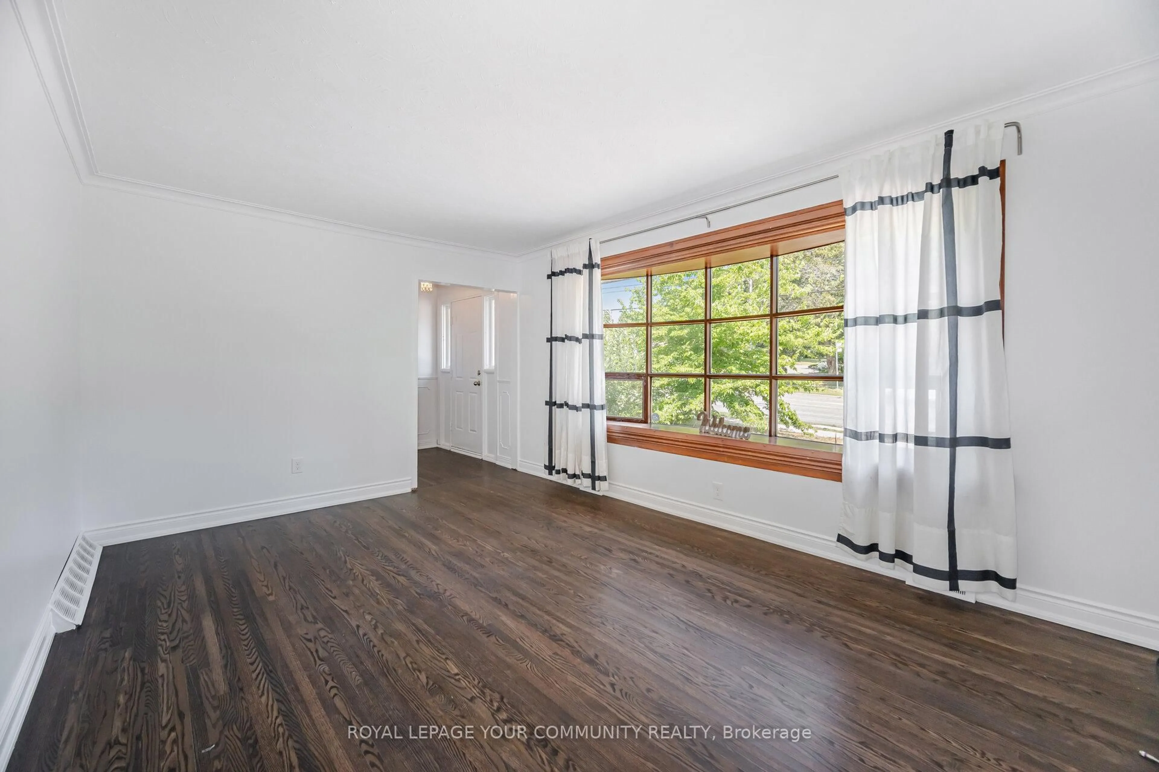 Unknown for 1286 Kipling Ave, Toronto Ontario M9B 3N5