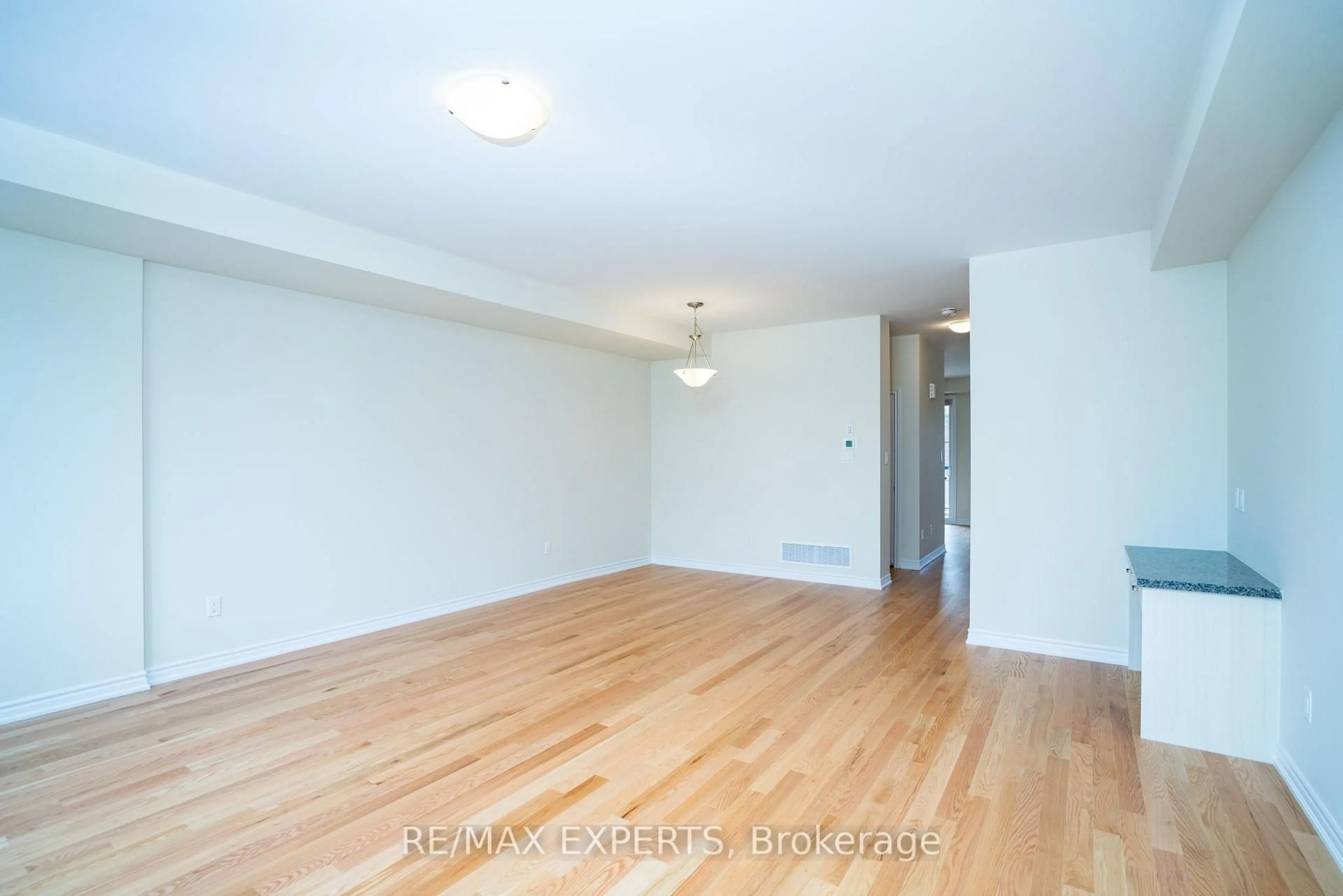 A pic of a room for 1455 NATIONAL COMMON Cres, Burlington Ontario L7P 0V7