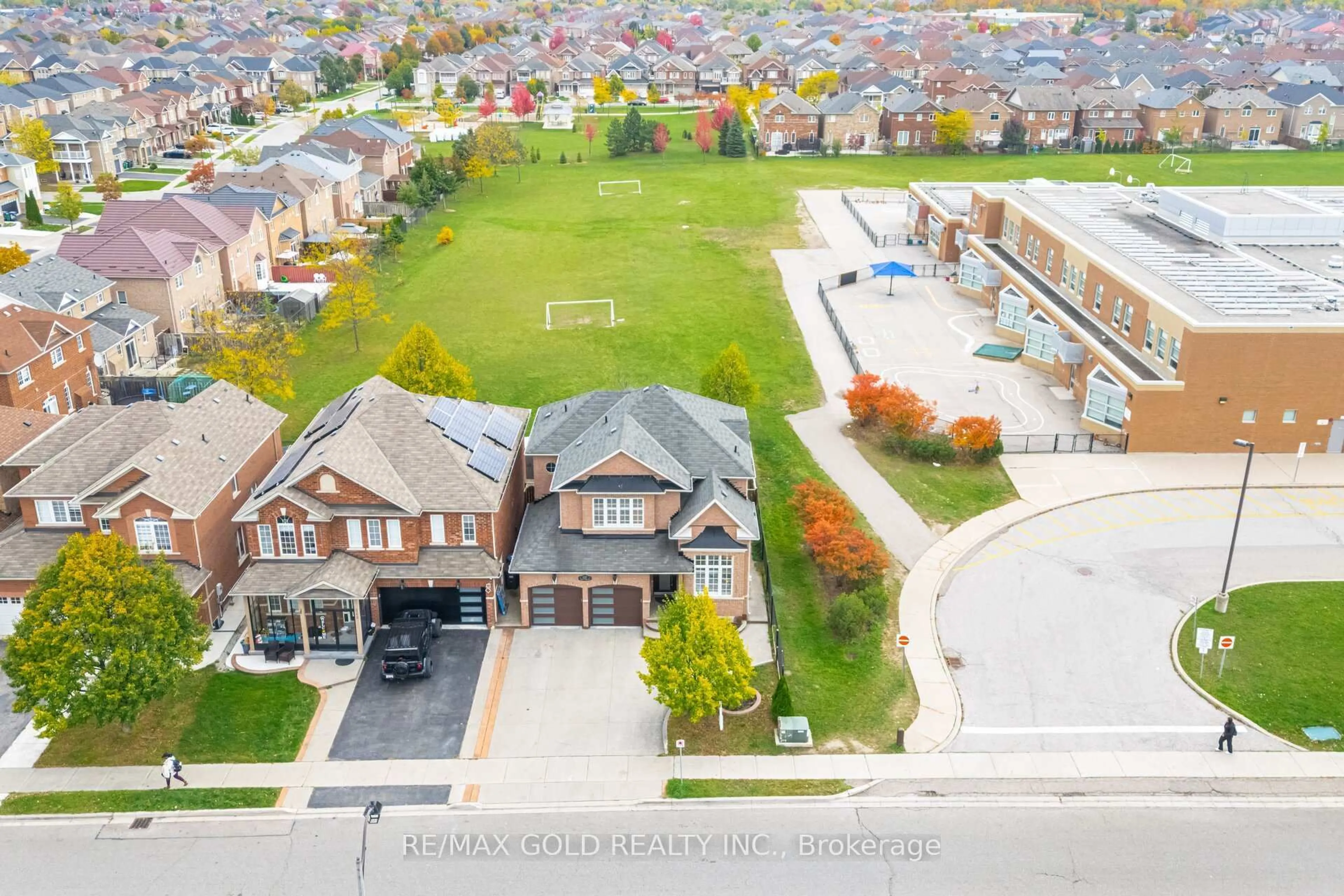 A pic from outside/outdoor area/front of a property/back of a property/a pic from drone, street for 225 Father Tobin Rd, Brampton Ontario L6R 0G3