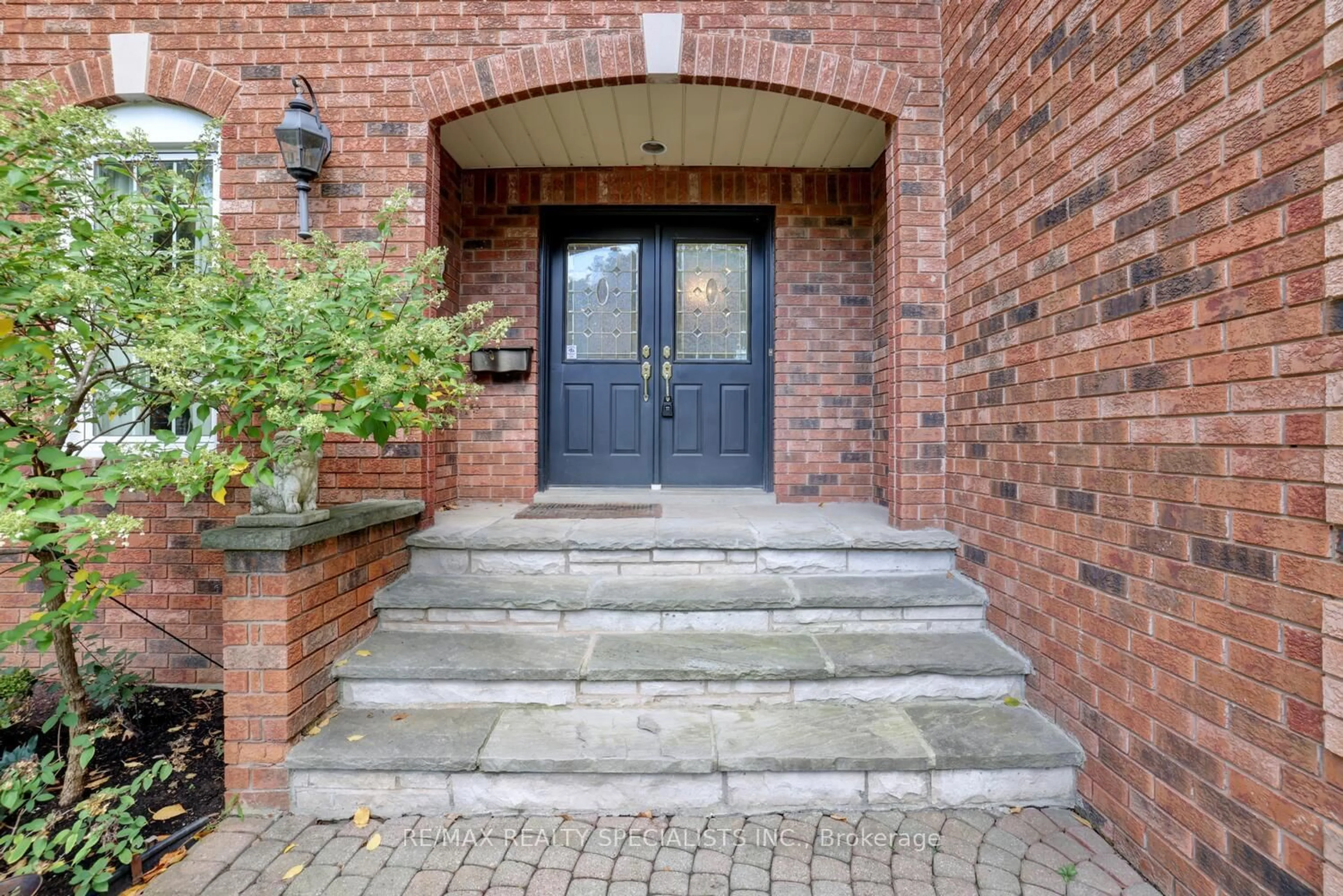 Unknown for 1616 Tipperary Crt, Mississauga Ontario L5H 3Z4